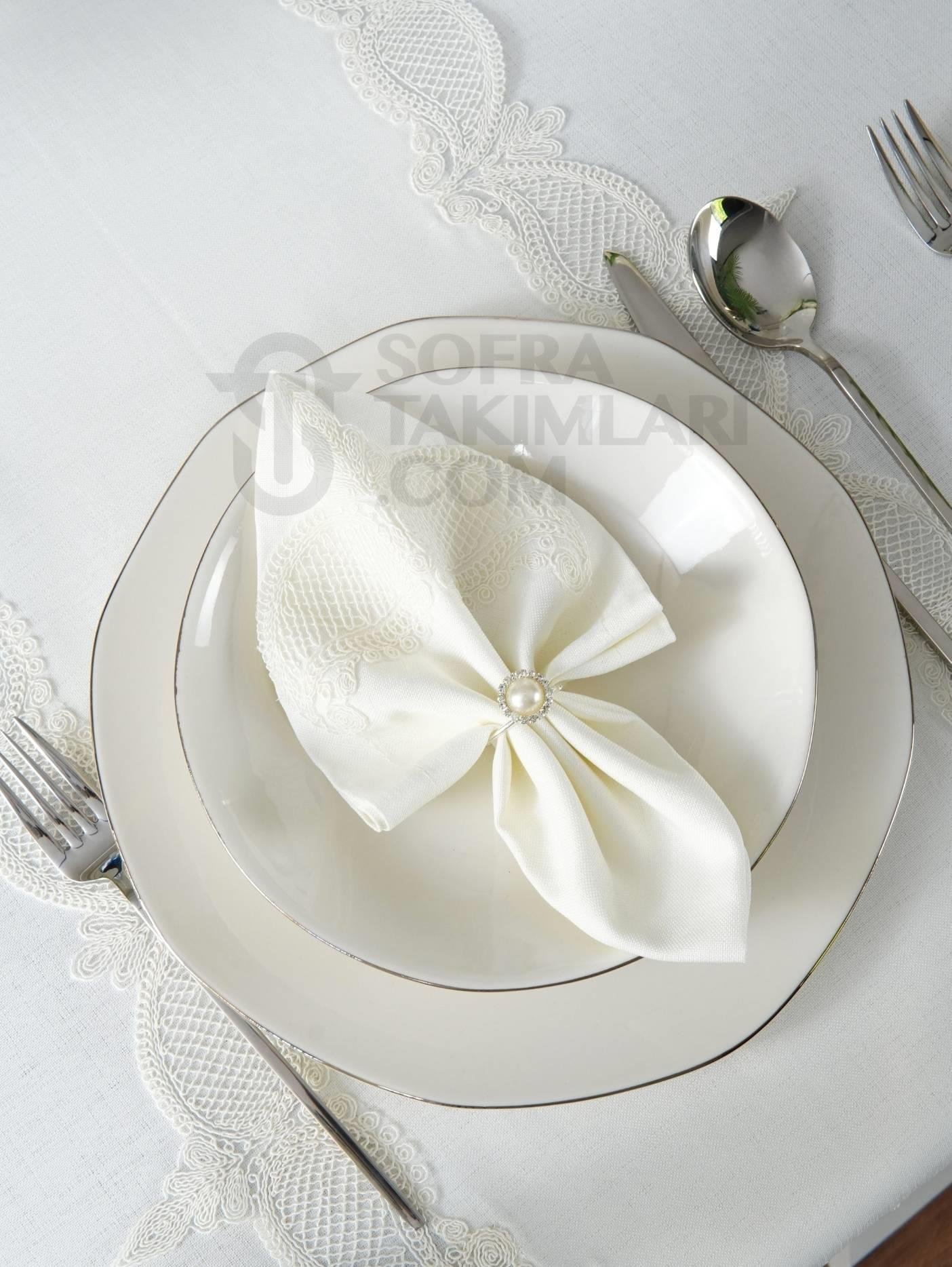 Ela Lüx Masa Örtüsü Takımı 26 Parça