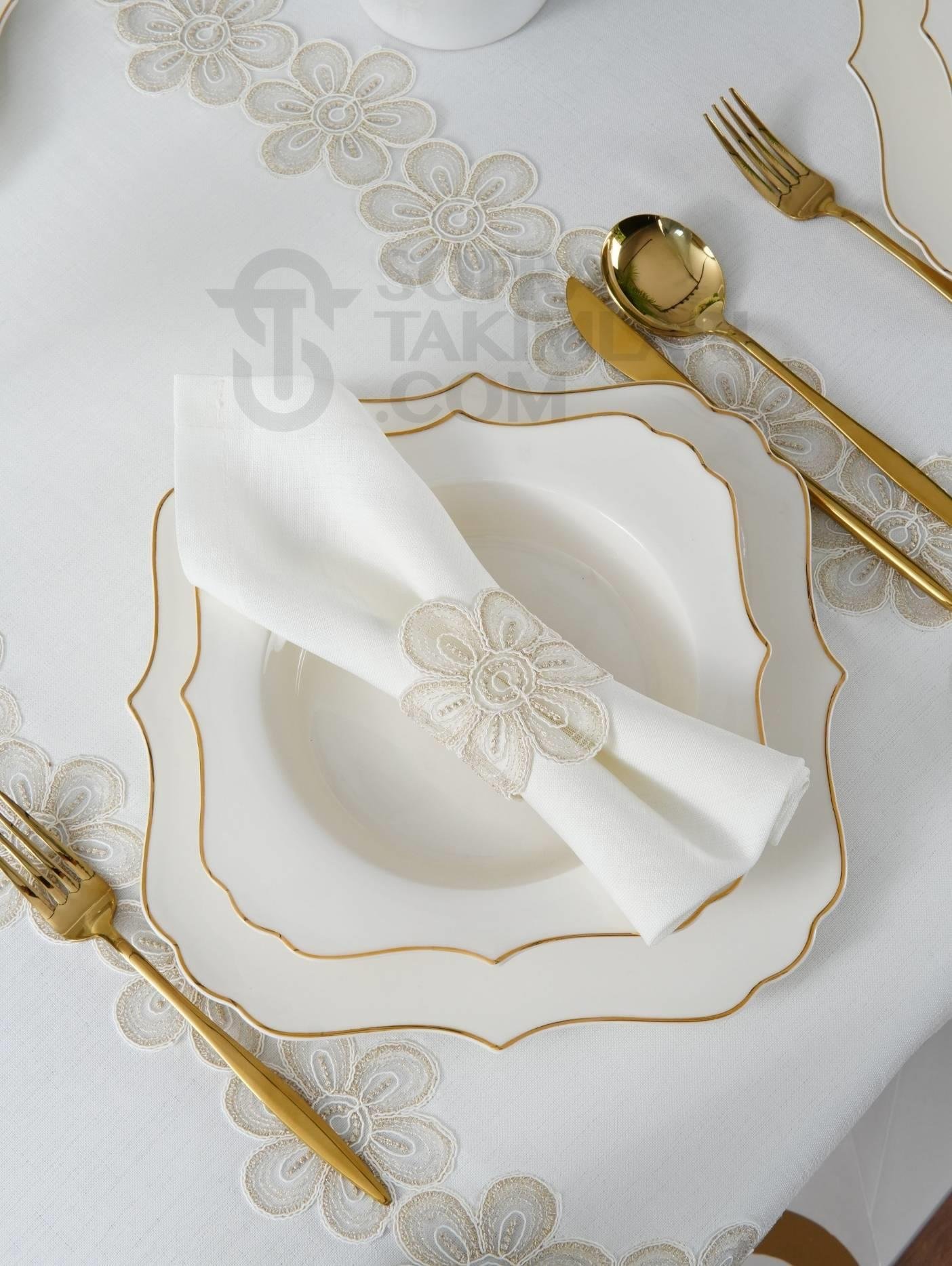Fonya Lüx Masa Örtüsü Takımı 26 Parça - Gold Dantelli