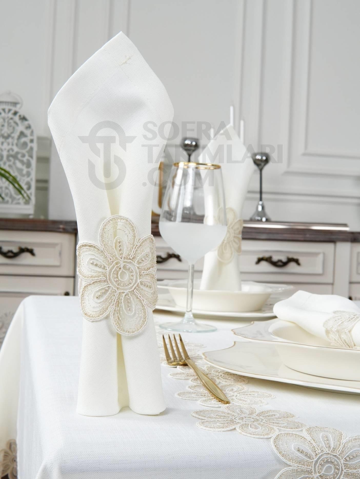 Fonya Lüx Masa Örtüsü Takımı 26 Parça - Gold Dantelli