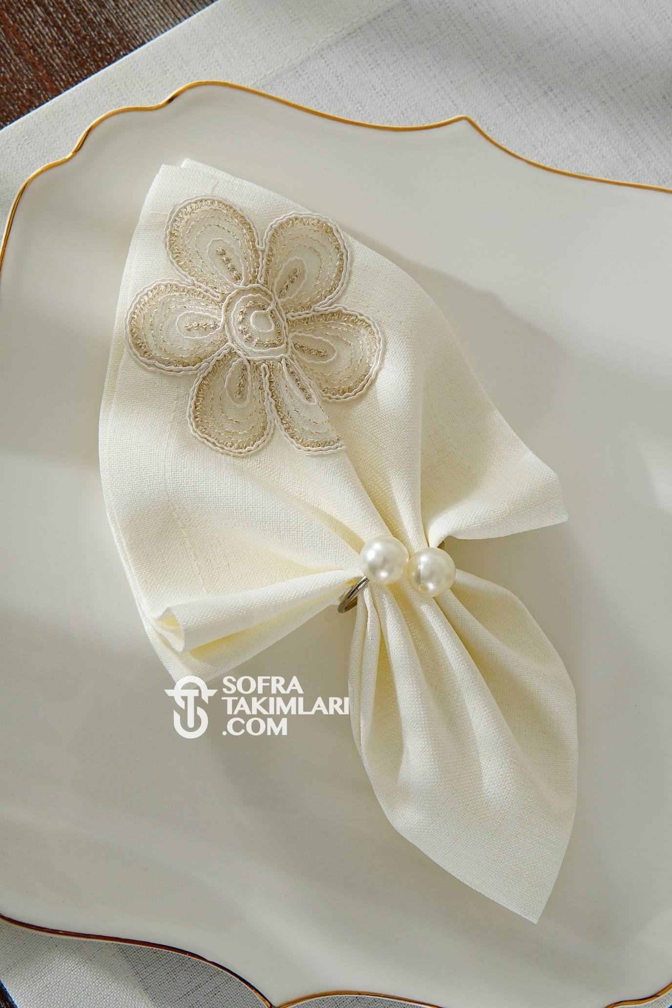 Fonya Model Peçeteli Amerikan Servis Seti - Gold Dantel - Kırık Beyaz Kumaş