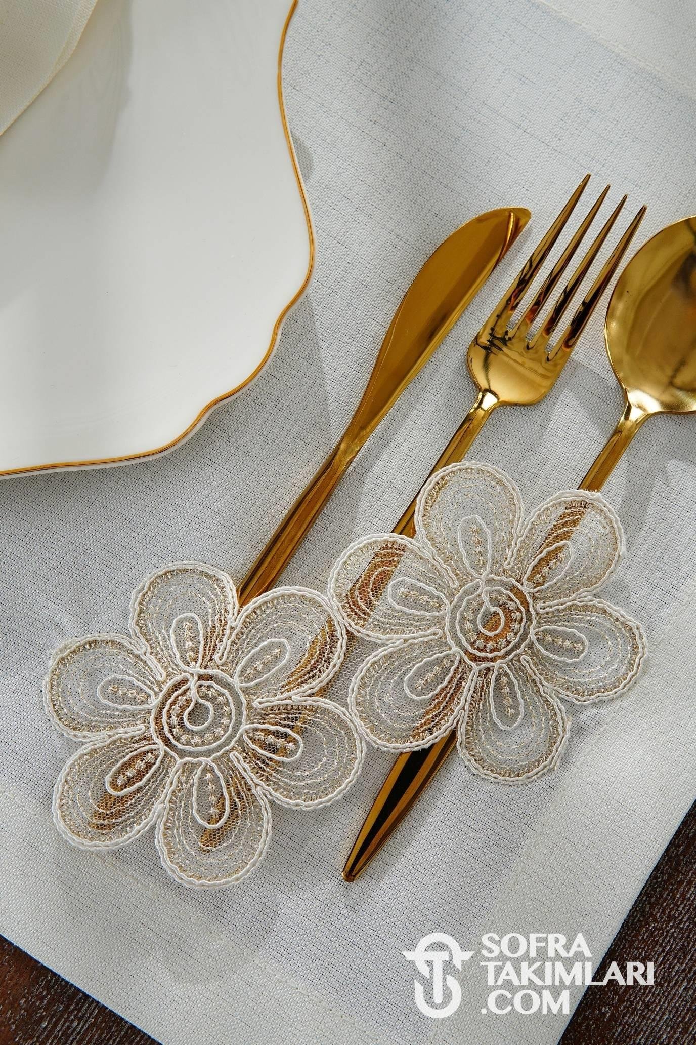 Fonya Model Peçeteli Amerikan Servis Seti - Gold Dantel - Kırık Beyaz Kumaş