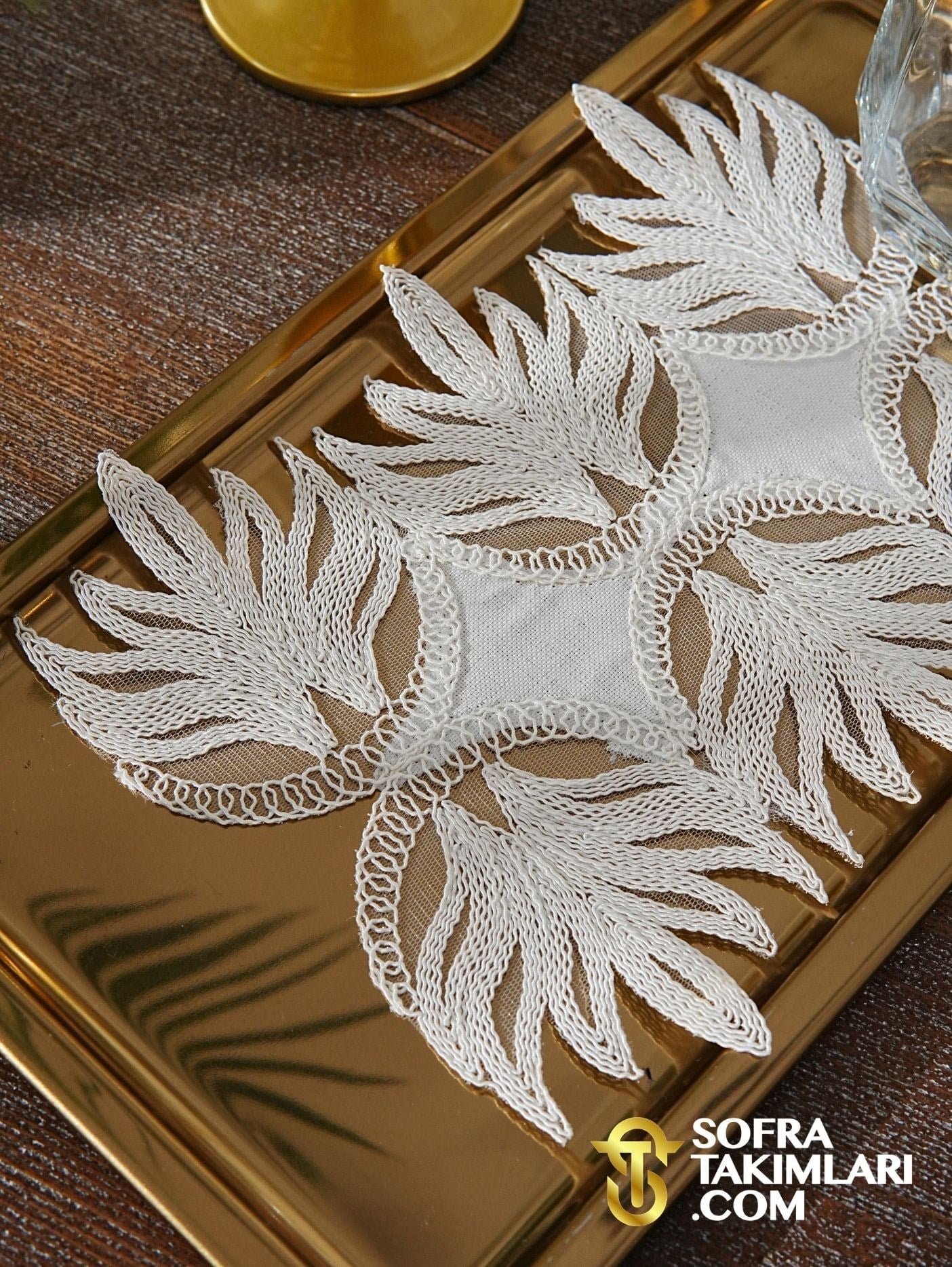 Hanzade Model Tepsi Örtüsü - Kırık Beyaz Dantelli
