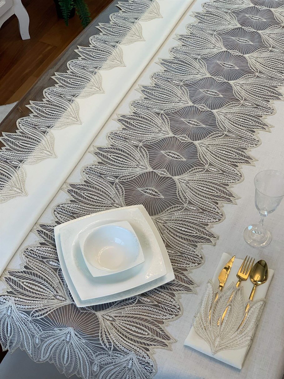 Kaktüs Lüx Göbek Dantelli Masa Örtüsü Takımı 25 Parça