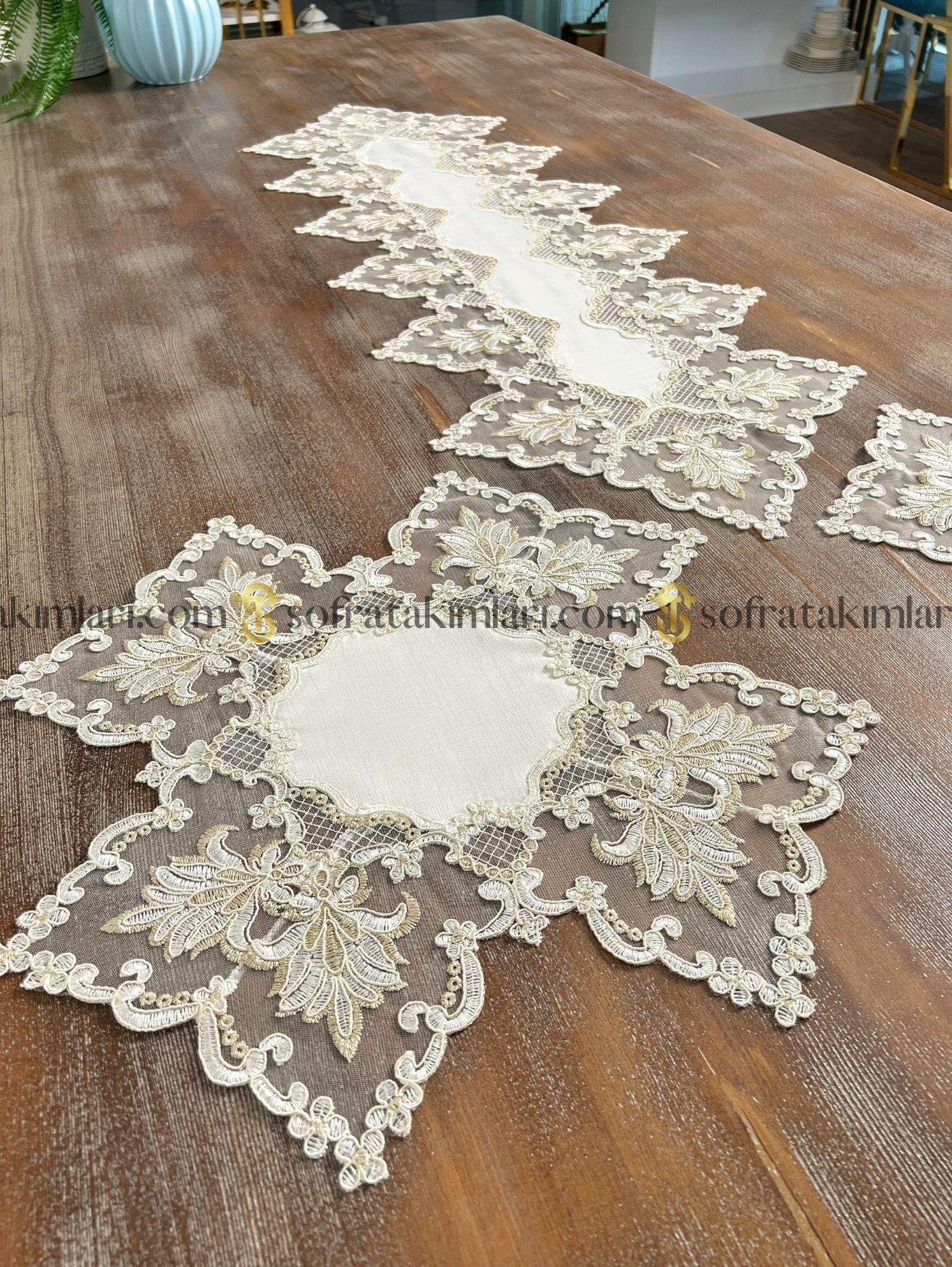 Leylak Model 5 Parça Salon Örtü Takımı - Gold Dantelli - Kırık Beyaz Keten Kumaş