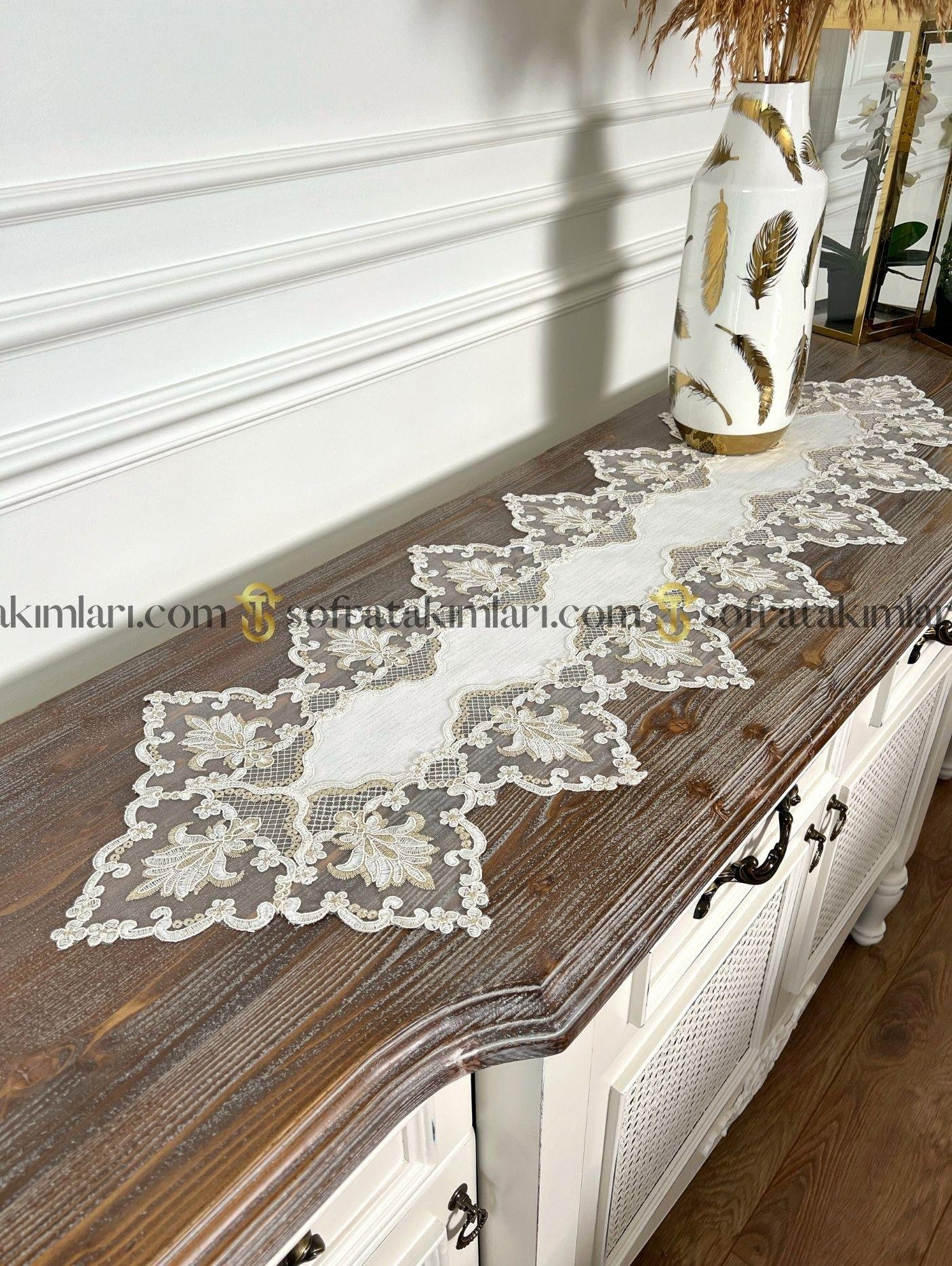 Leylak Model 5 Parça Salon Örtü Takımı - Gold Dantelli - Kırık Beyaz Keten Kumaş
