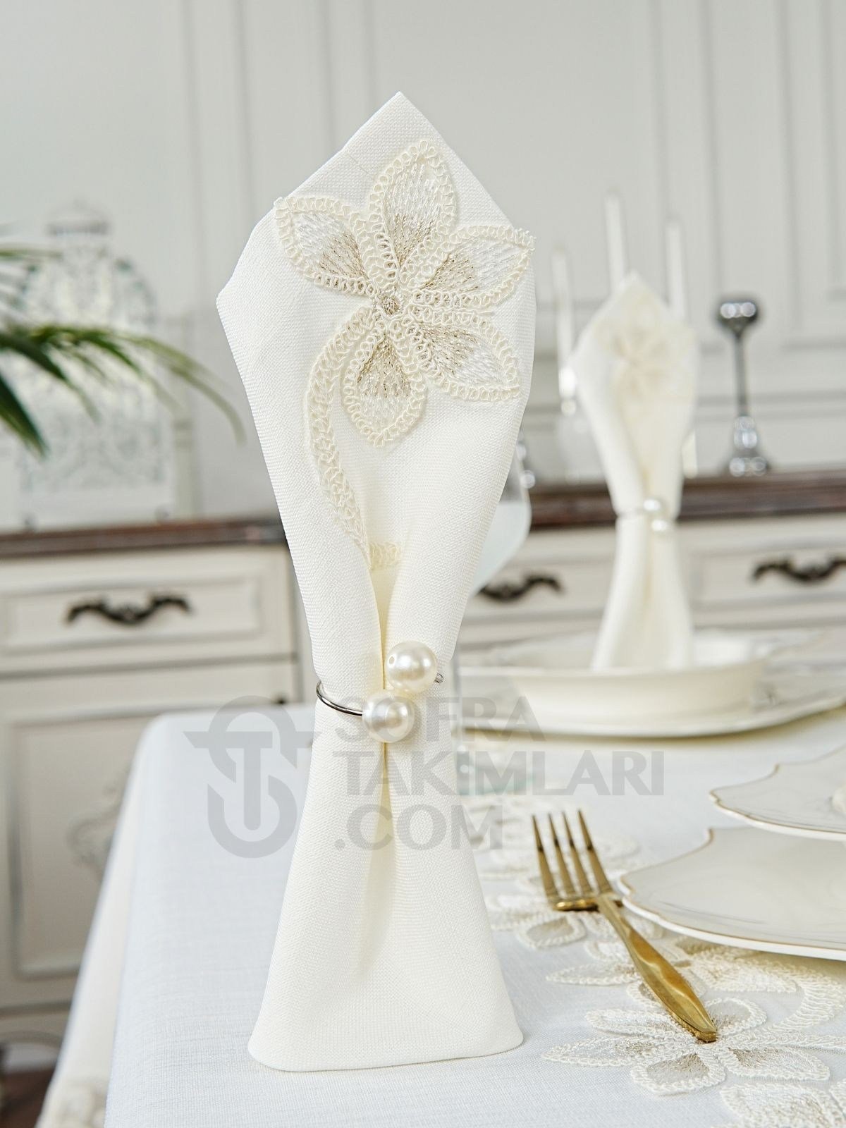 Manolya Model Lüks 26 Parça Sofra Takımı Set - Gold Dantel - Kırık Beyaz Kumaş