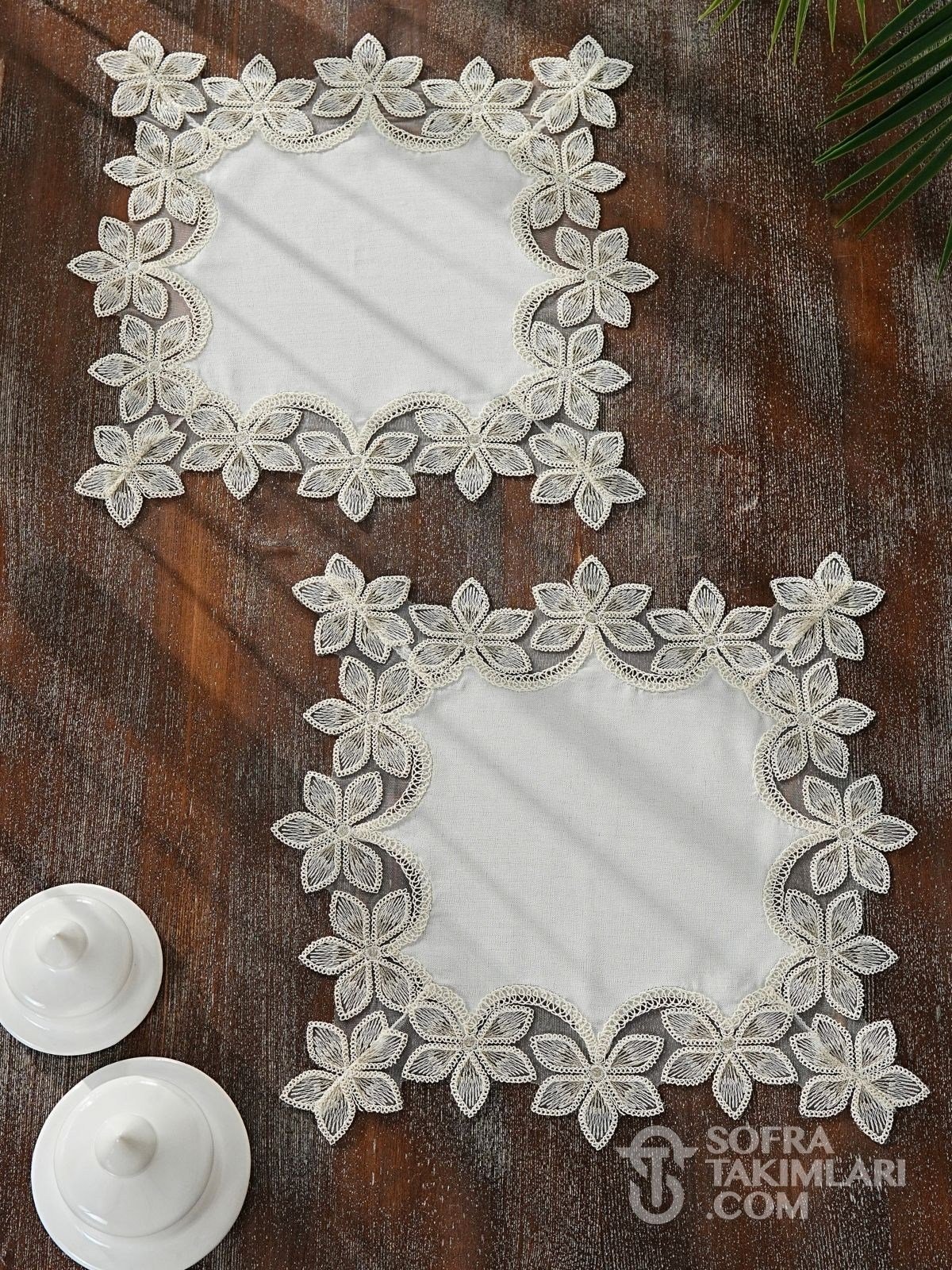 Manolya Model Salon Örtü Takımı - 5 Parça Set - Gold Dantel - Kırık Beyaz Kumaş