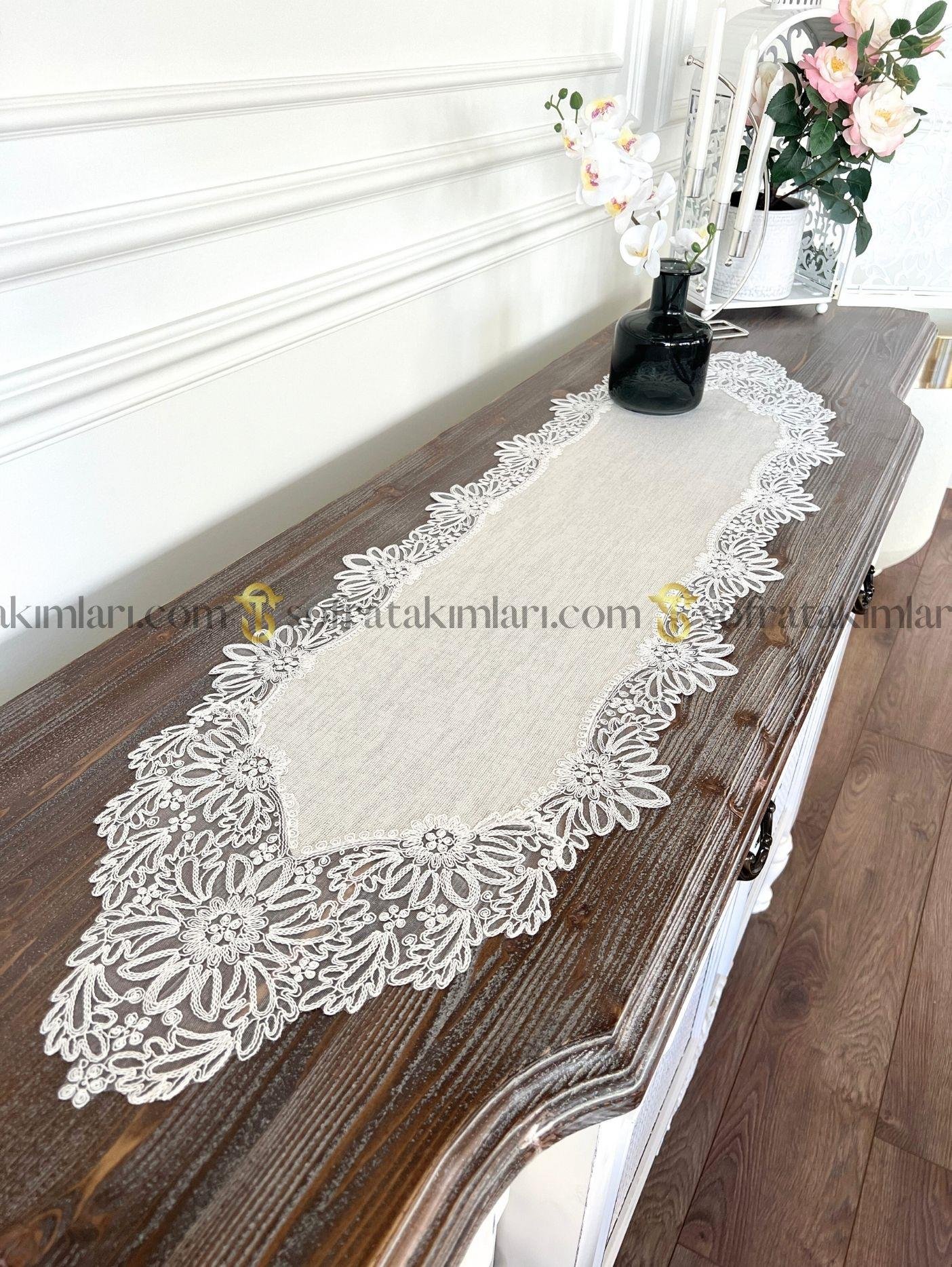 Mona Model 5 Parça Salon Örtü Takımı - Kırık Beyaz Dantelli - Işıltılı Taş Rengi Kumaş