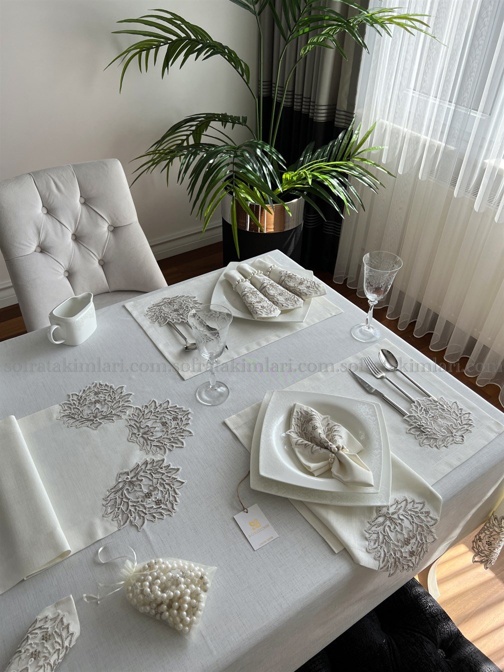 Pera Eko Model Masa Örtüsü Takımı 38 Parça Kırık Beyaz Kumaş
