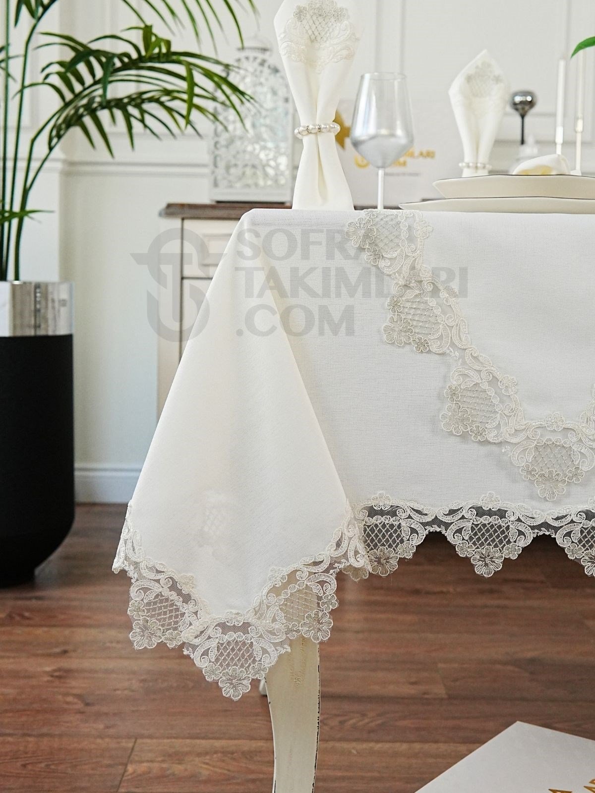 Safir Eko Masa Örtüsü Takımı 26 Parça Gümüş Dantelli AG5