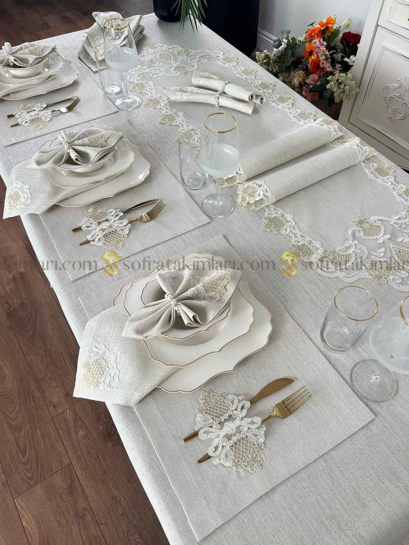 Safir Model Lüx Sofra Takımı 38 Parça Amerikan Servisli Set - Gold Dantelli - Taş Rengi Işıltılı Keten Kumaş