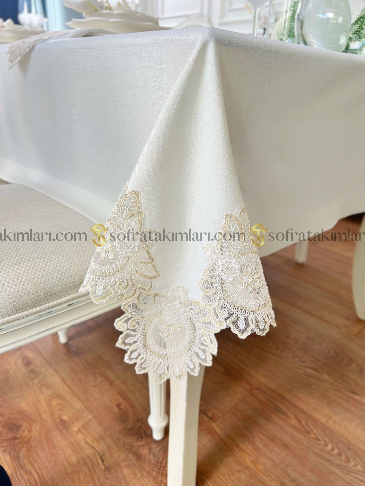 Şahmeran Model Eko Sofra Takımı 26 Parça Set - Gold Dantelli - Kırık Beyaz Kumaş
