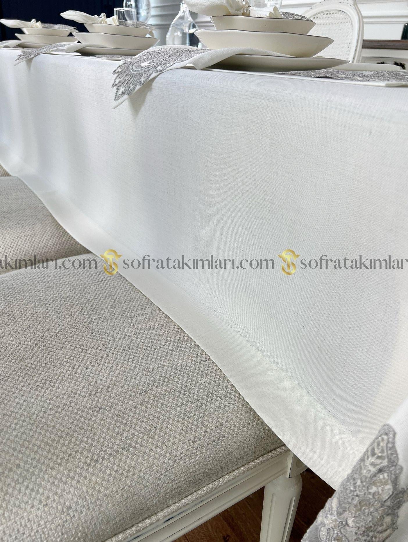 Şahmeran Model Eko Sofra Takımı 38 Parça Amerikan Servisli Set - Gümüş Dantelli - Kırık Beyaz Kumaş