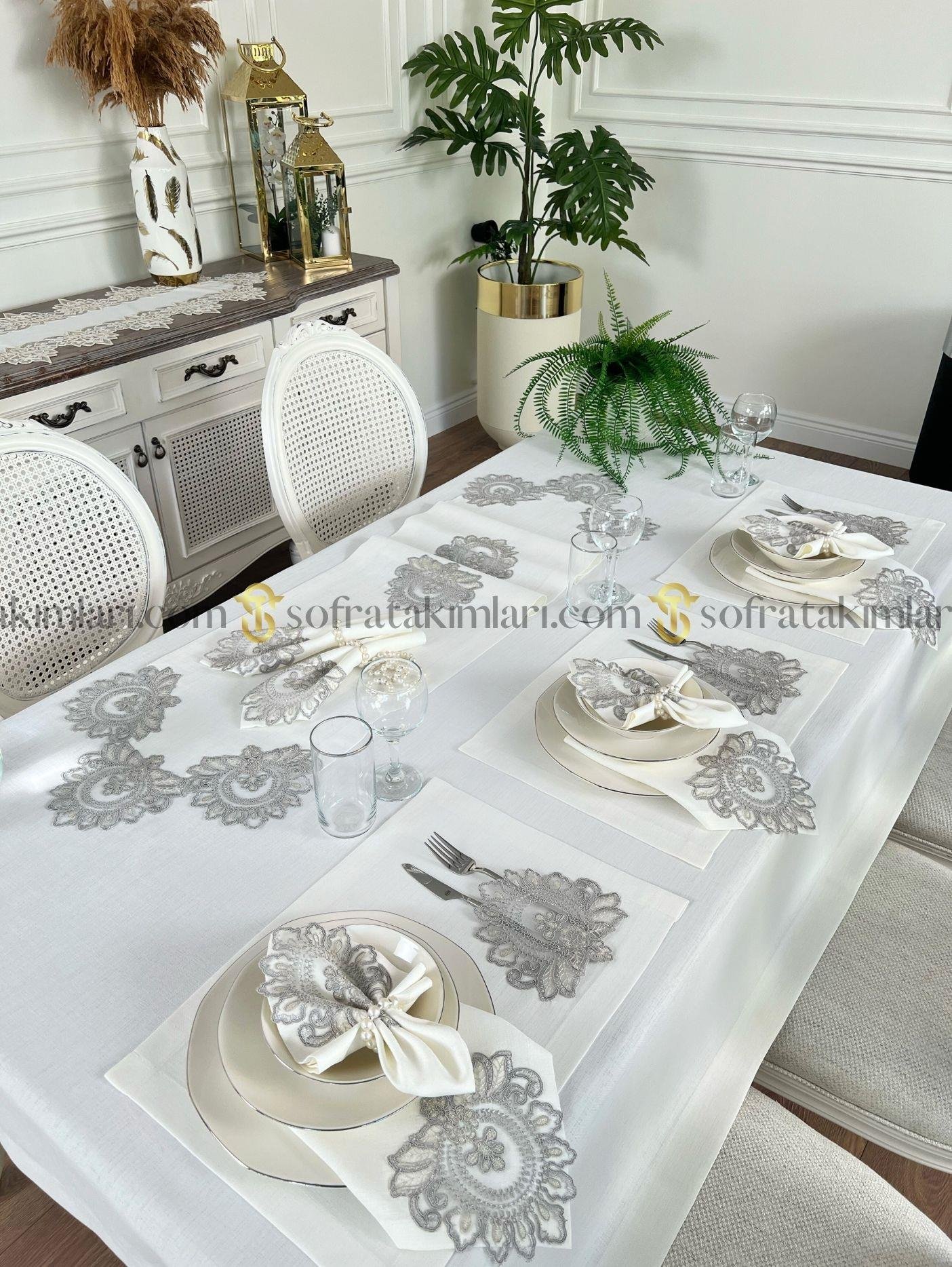 Şahmeran Model Eko Sofra Takımı 38 Parça Amerikan Servisli Set - Gümüş Dantelli - Kırık Beyaz Kumaş