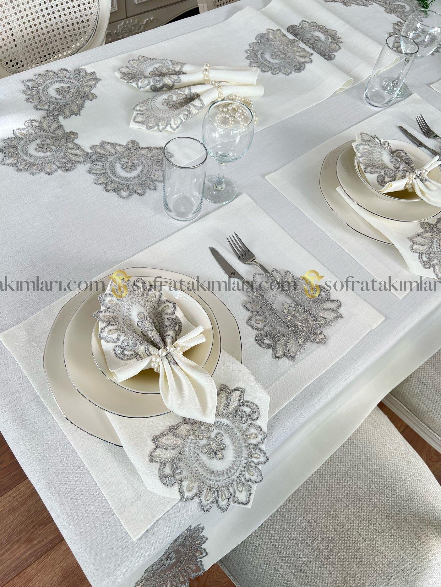 Şahmeran Model Eko Sofra Takımı 38 Parça Amerikan Servisli Set - Gümüş Dantelli - Kırık Beyaz Kumaş