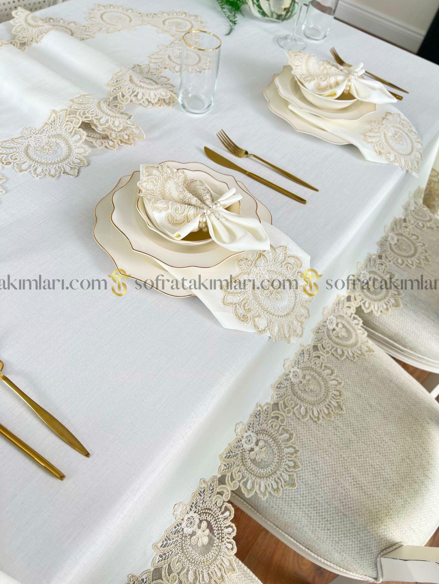 Şahmeran Model Lüx Sofra Takımı 26 Parça Set - Gold Dantelli - Kırık Beyaz Kumaş