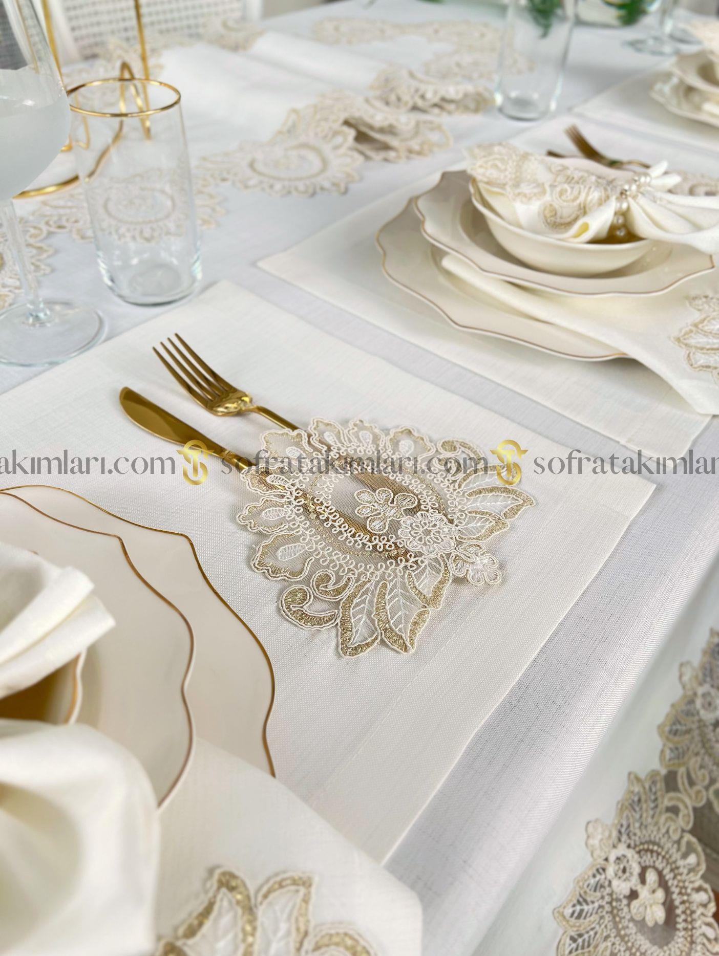 Şahmeran Model Lüx Sofra Takımı 38 Parça Amerikan Servisli Set - Gold Dantelli - Kırık Beyaz Kumaş