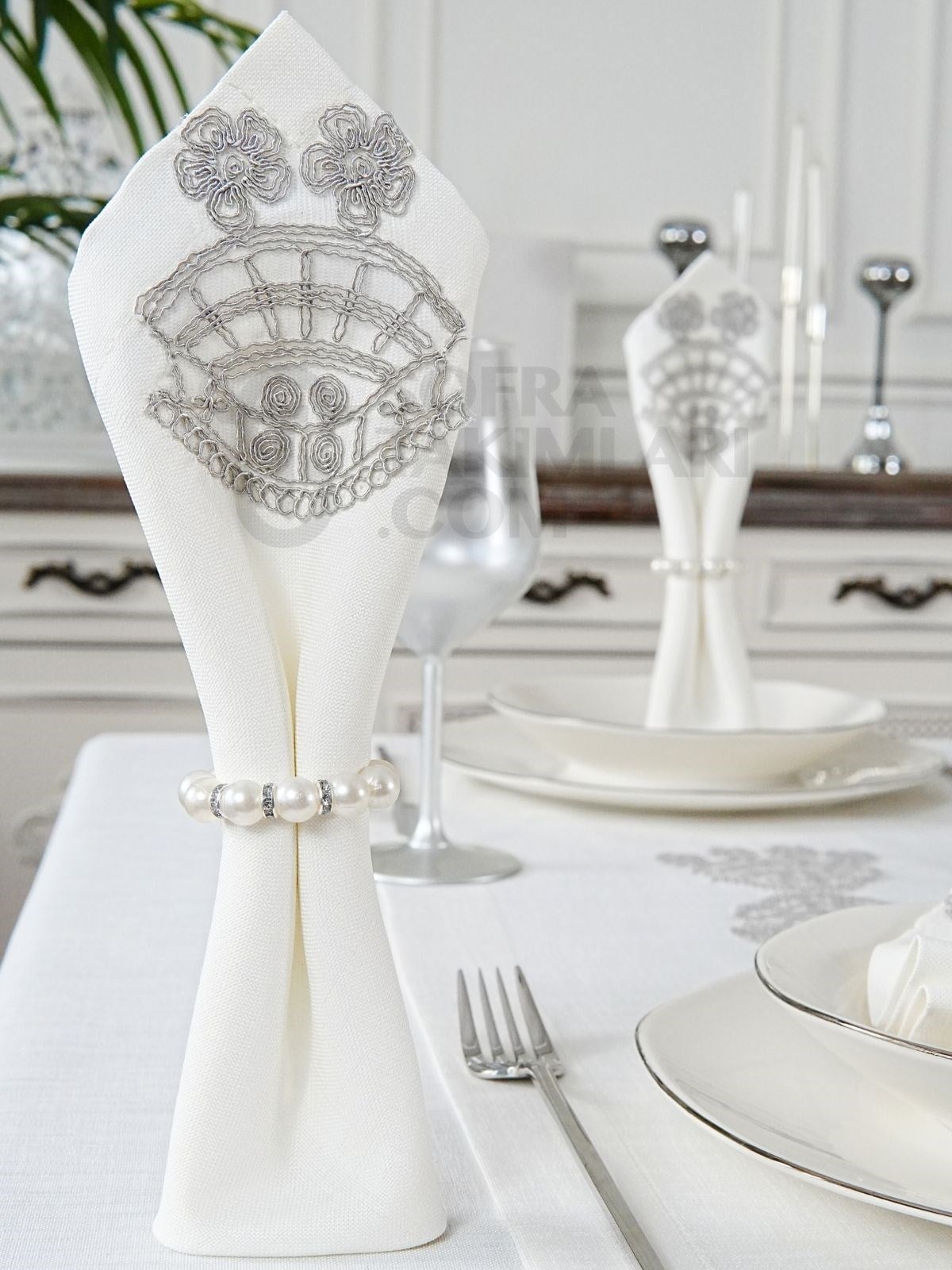 Sevda Model Eko 26 Parça Sofra Takımı Set - Gümüş Dantelli - Kırık Beyaz Kumaş