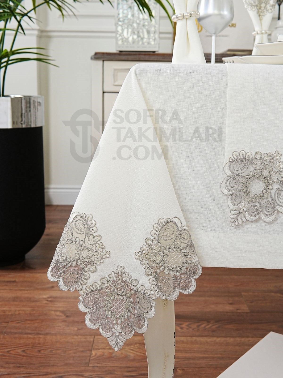 Valentino Model Eko Sofra Takımı 26 Parça Set - Gri Dantel - Kırık Beyaz Keten Kumaş