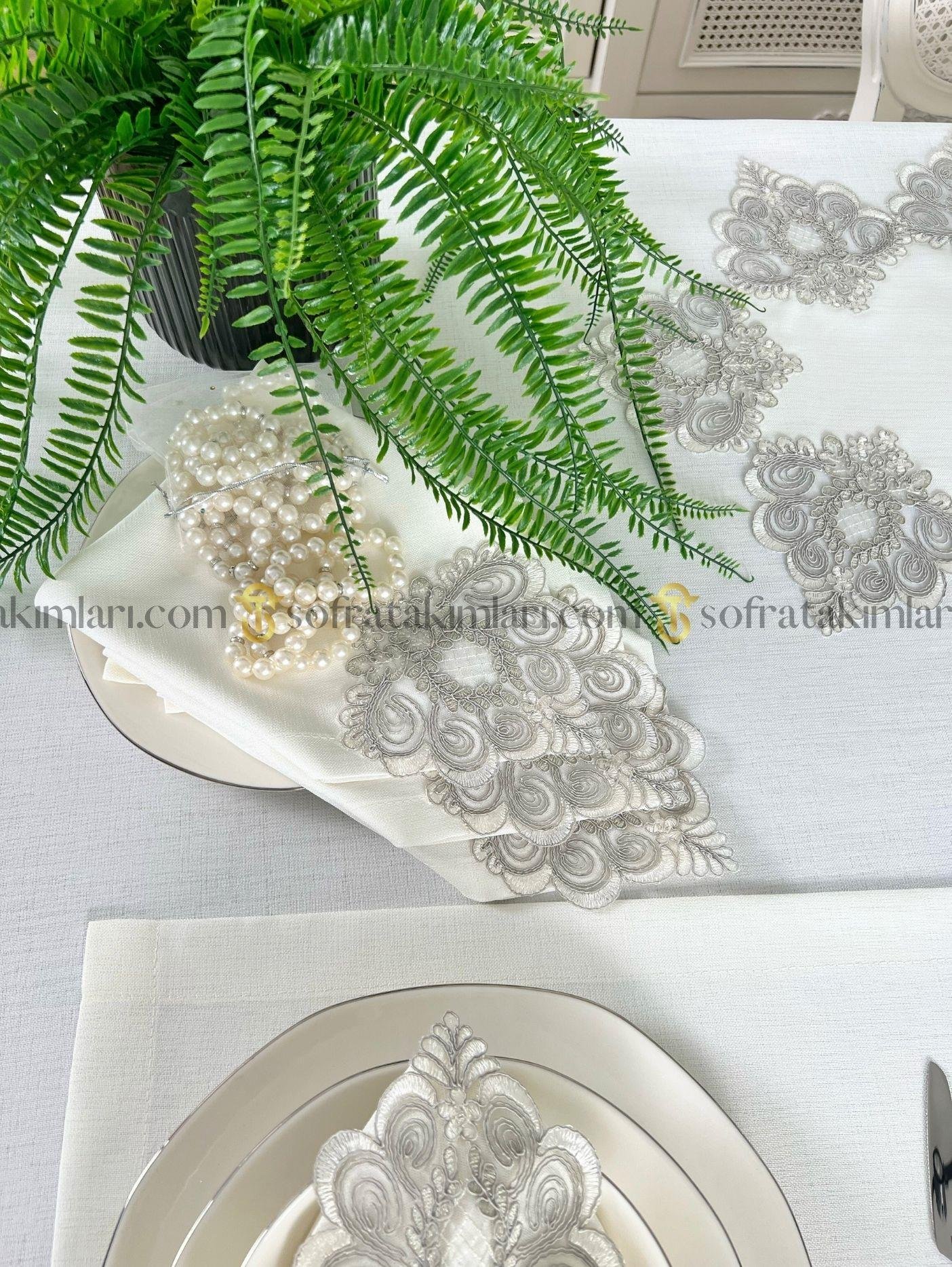 Valentino Model Lüx 38 Parça Sofra Takımı Amerikan Servisli Set - Gri Dantelli - Kırık Beyaz Kumaş