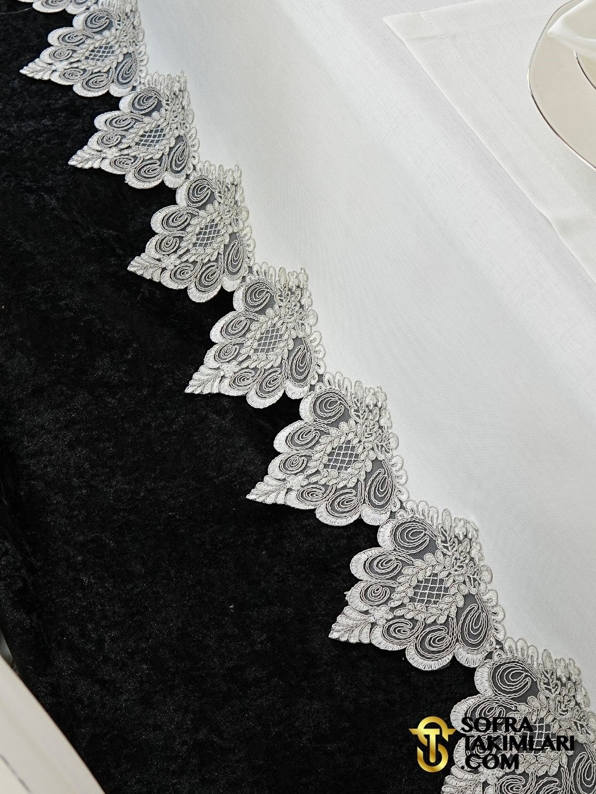 Valentino Model Lüx 38 Parça Sofra Takımı Amerikan Servisli Set - Gri Dantelli - Kırık Beyaz Kumaş 