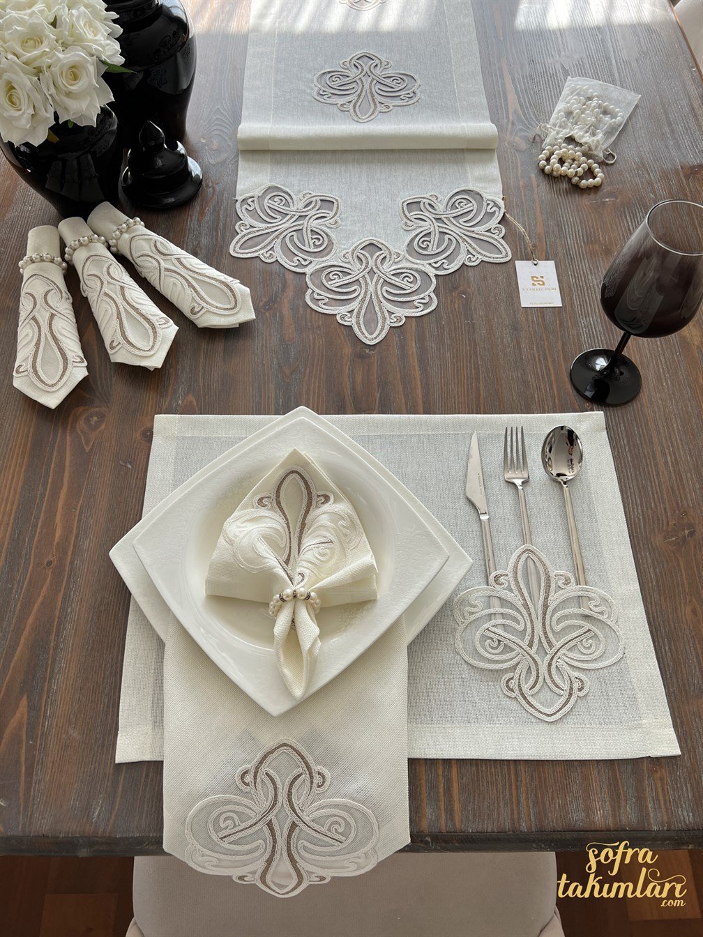 Viento Model Peçeteli Ranırlı Amerikan Servisi Linen Kumaş