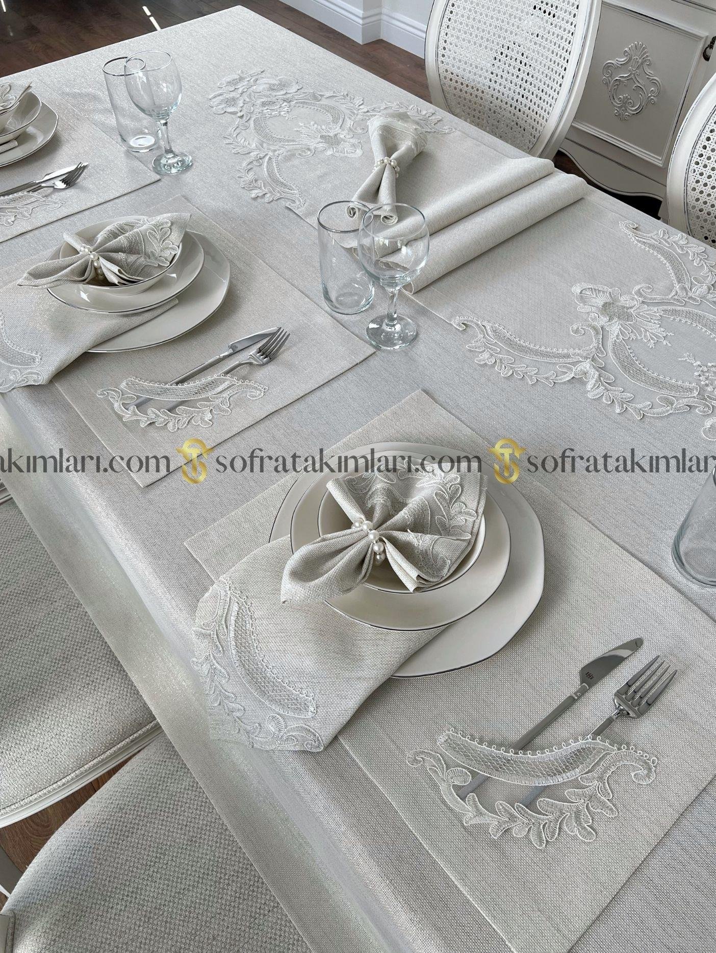 Zahira Model Eko Sofra Takımı 38 Parça Amerikan Servisli Set - Gümüş Dantelli - Işıltılı Taş Rengi Kumaş