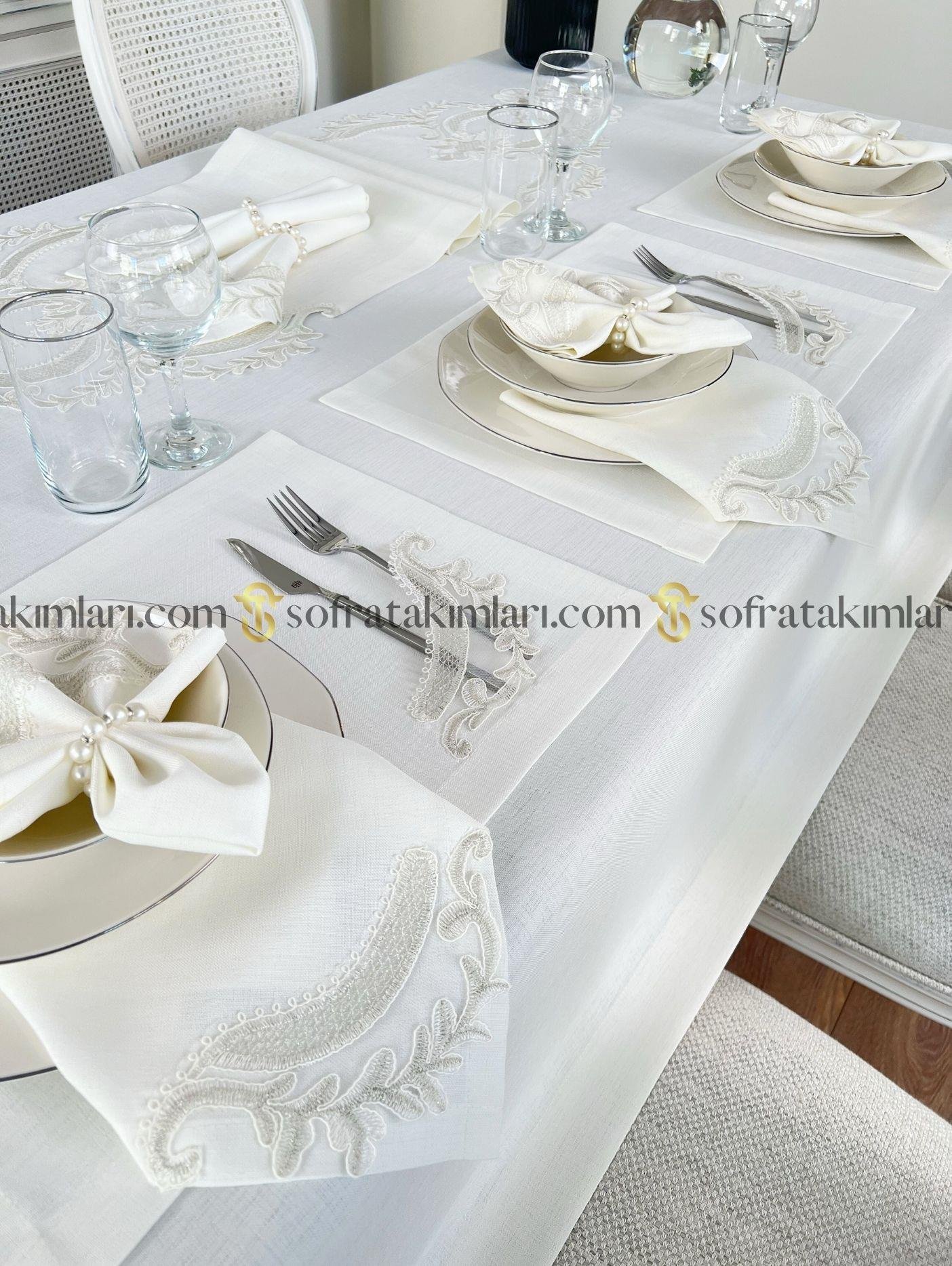 Zahira Model Eko Sofra Takımı 38 Parça Amerikan Servisli Set - Gümüş Dantelli - Kırık Beyaz Kumaş