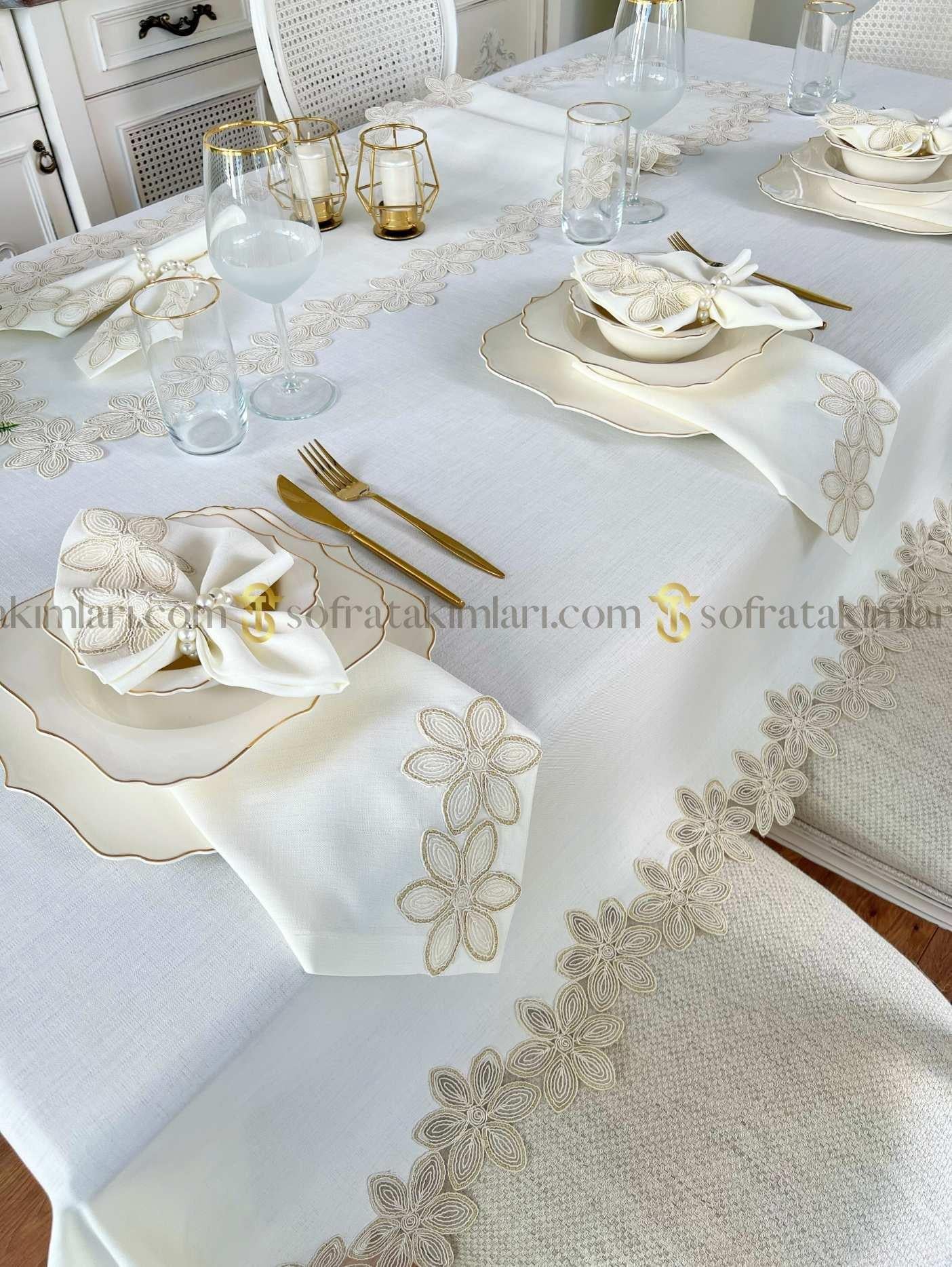 Zenya Model Lüx Sofra Takımı - 26 Parça - Gold Dantelli - Kırık Beyaz Kumaş