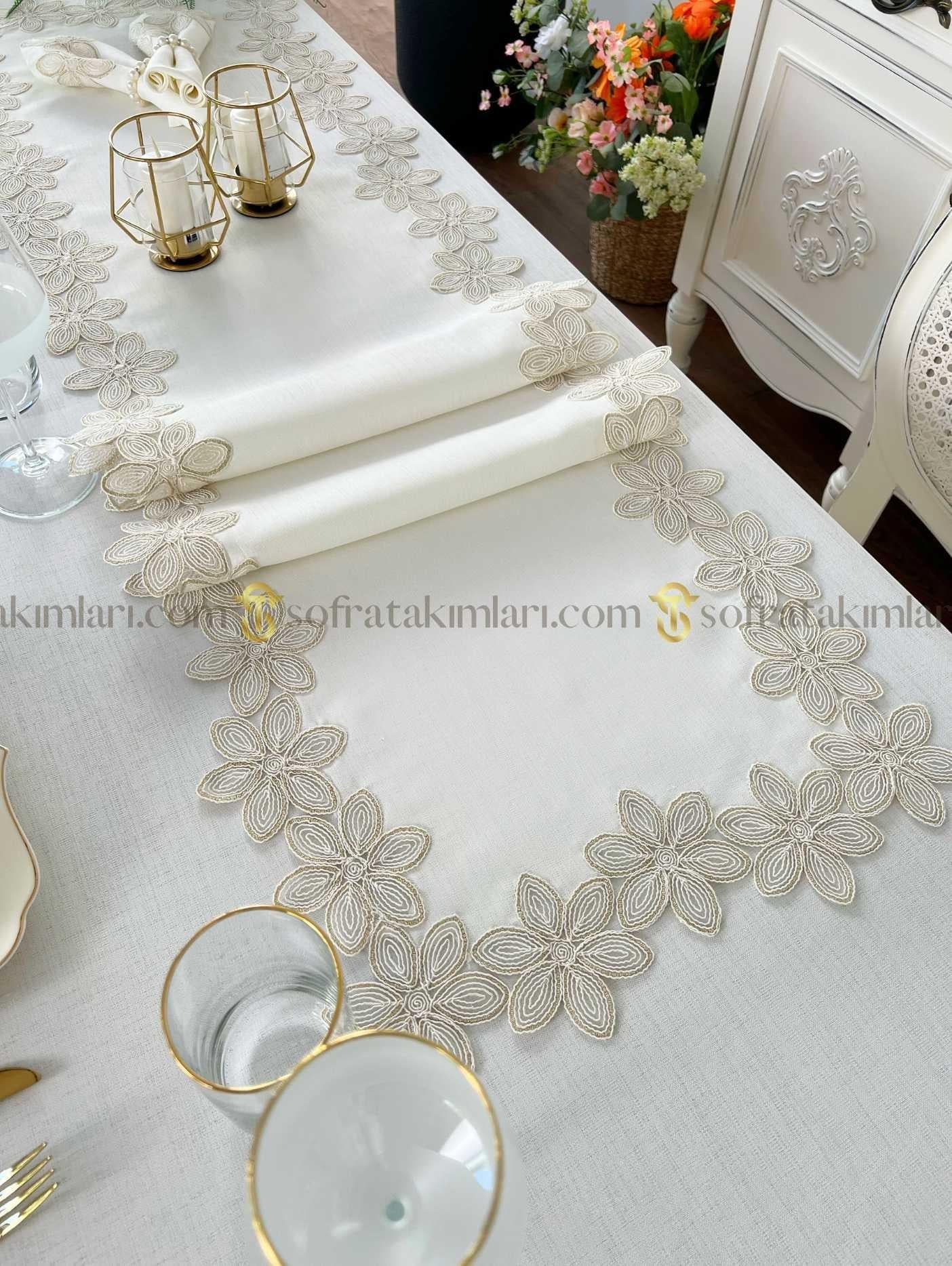 Zenya Model Lüx Sofra Takımı - 26 Parça - Gold Dantelli - Kırık Beyaz Kumaş