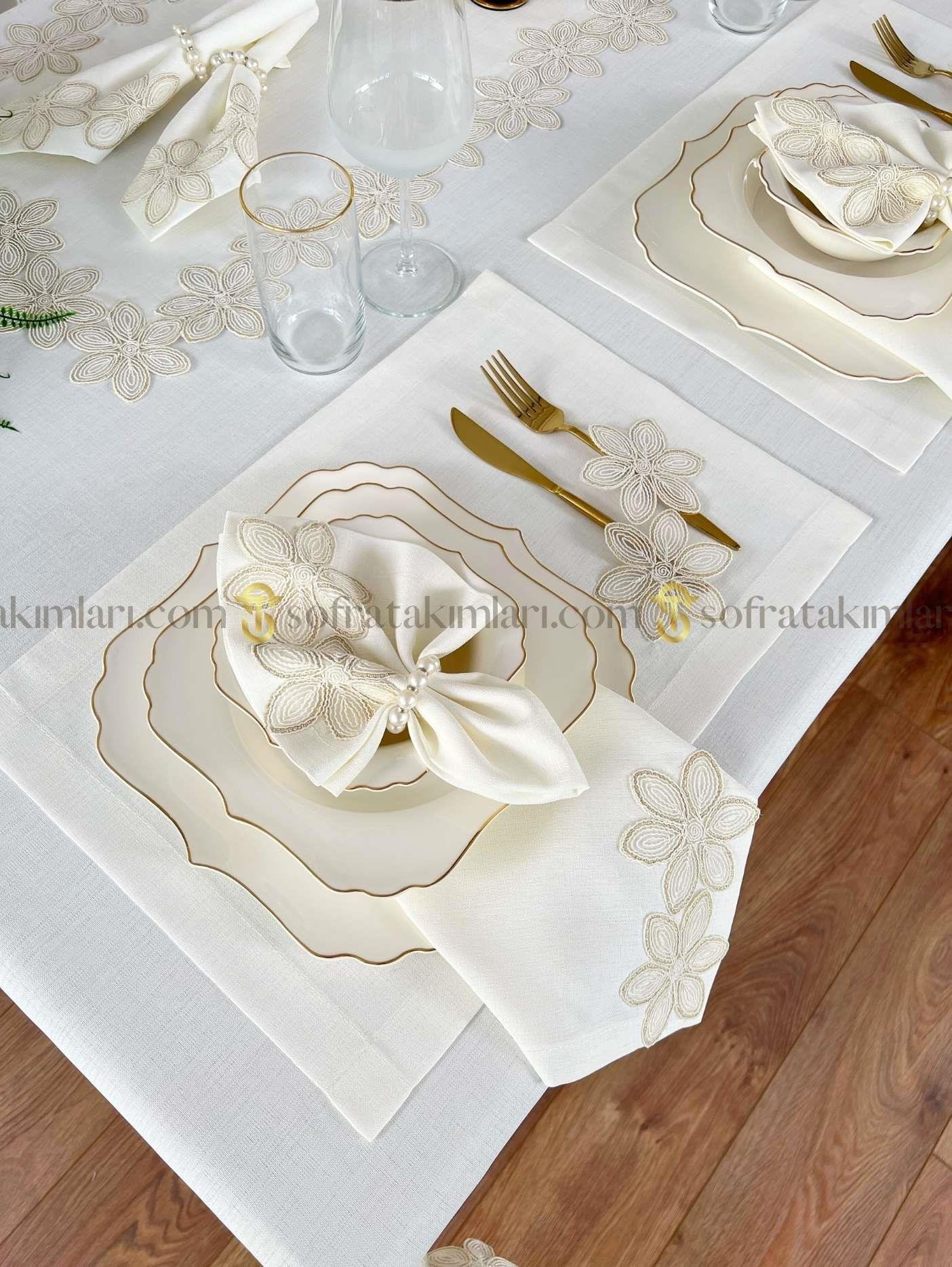 Zenya Model Lüx Sofra Takımı - 38 Parça Amerikan Servisli Set - Gold Dantelli - Kırık Beyaz Kumaş
