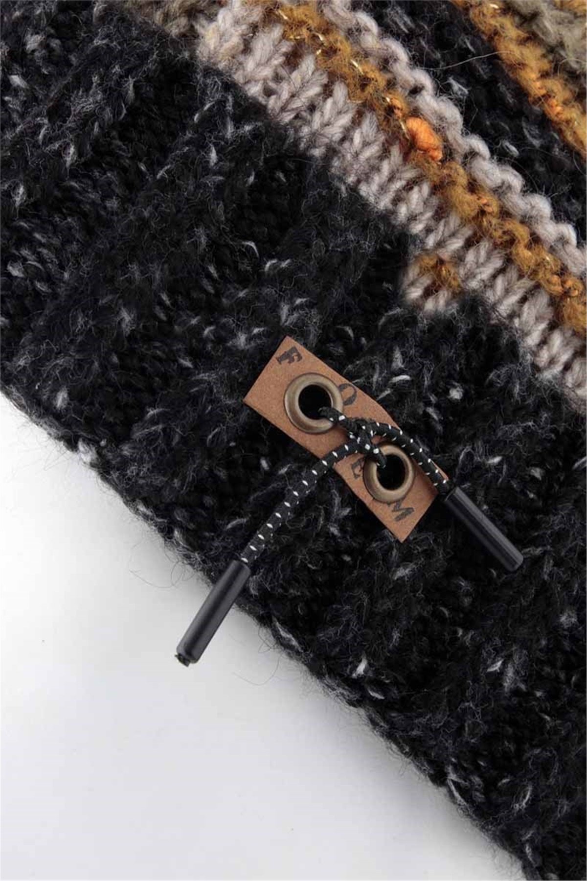 Bayan Bere, Claudia 2474 Pamuk ve Moher Yün Bere