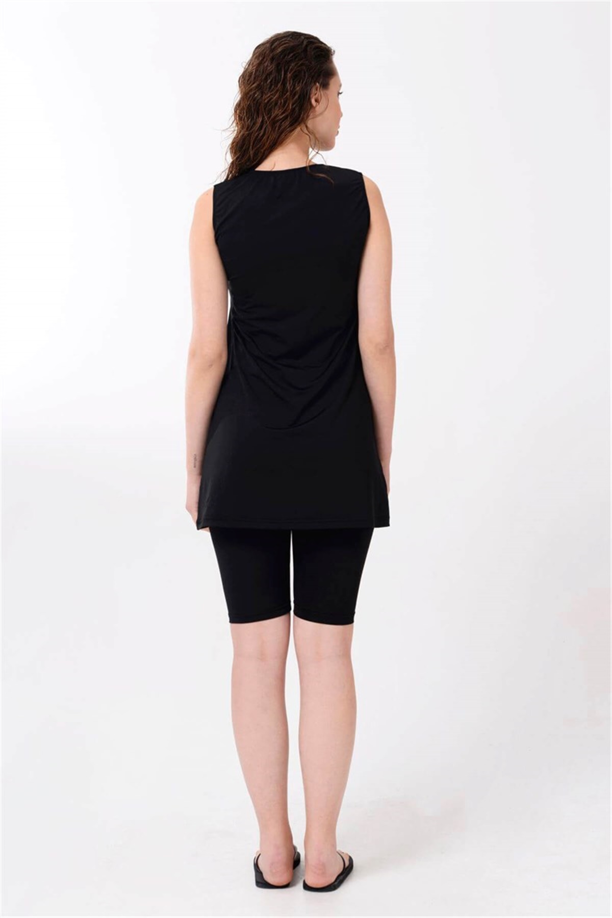 Sıfır Kollu Siyah Yarım Kapalı Mayo T21802