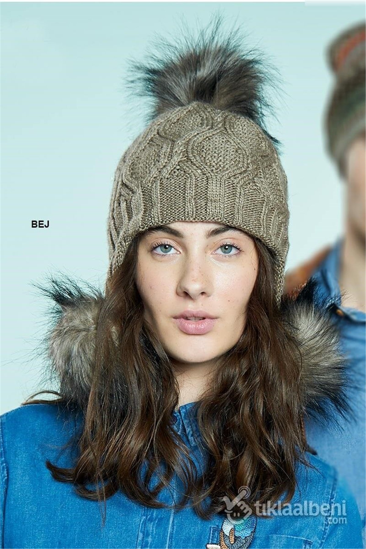 Üç Ponponlu Violet Bayan Bere FNM-2394 - Siyah