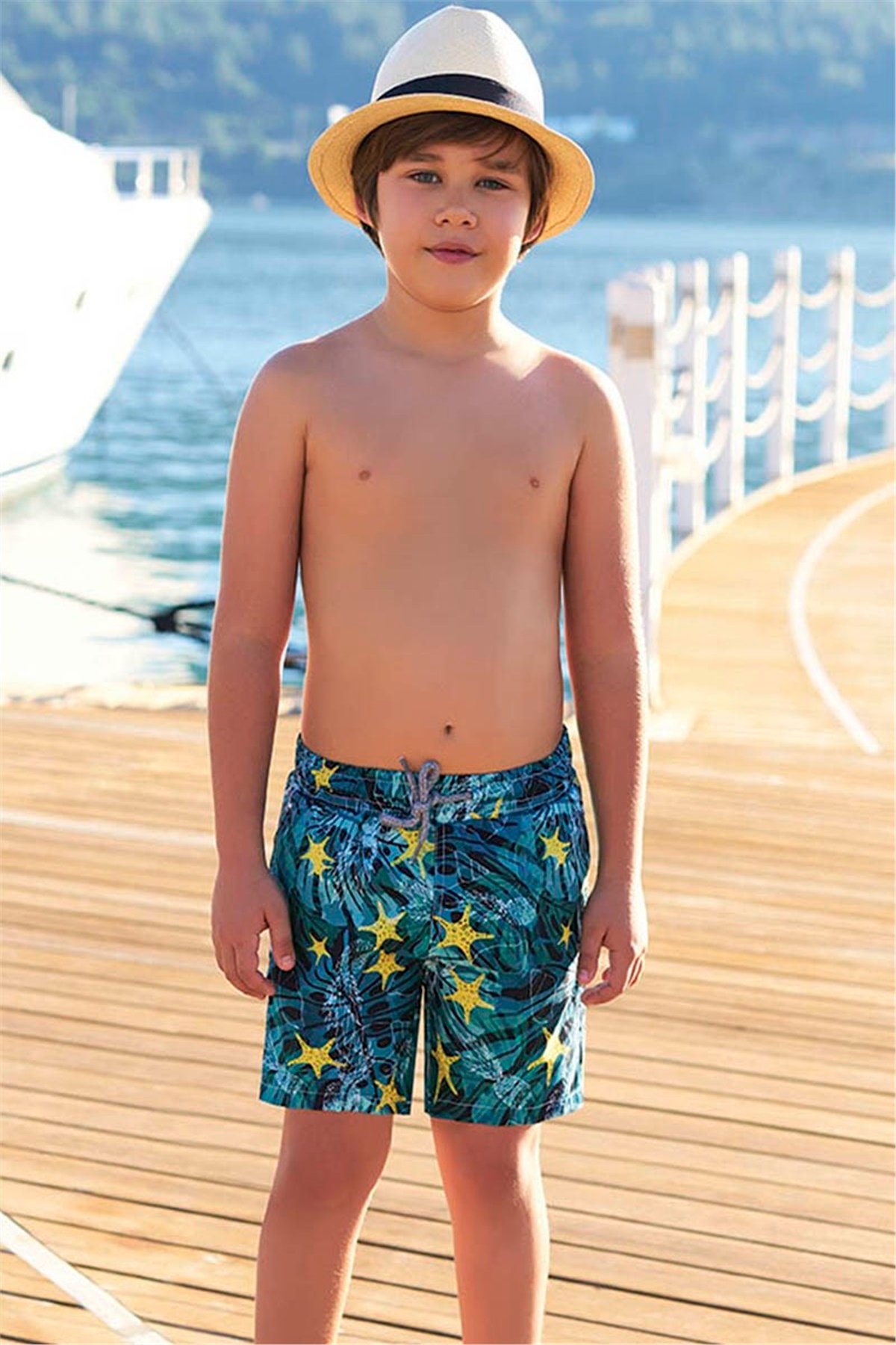 Yıldız Baskılı Erkek Çocuk Kısa Havuz Şortu G1058