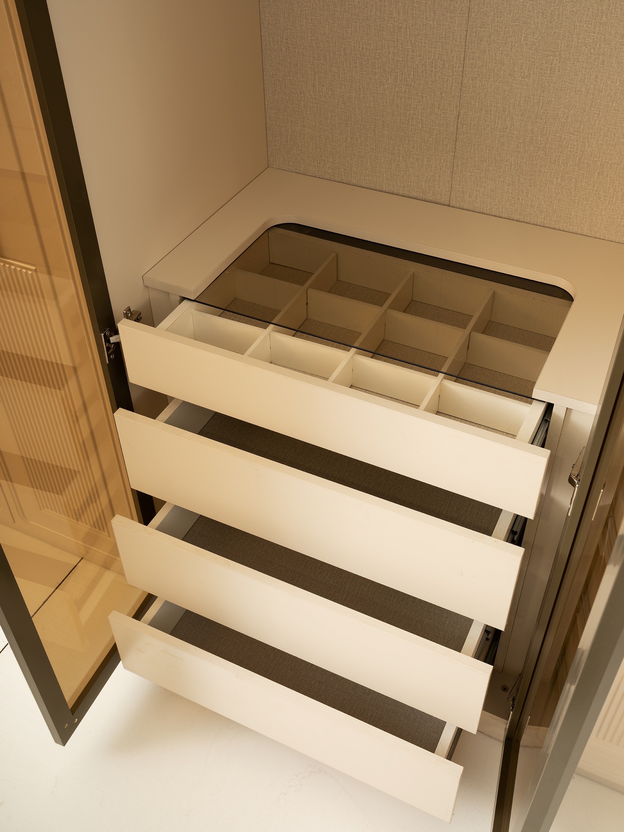 Torino MDF 6 Kapaklı Yatak Odası Takımı Başlıklı 246x58x215cm