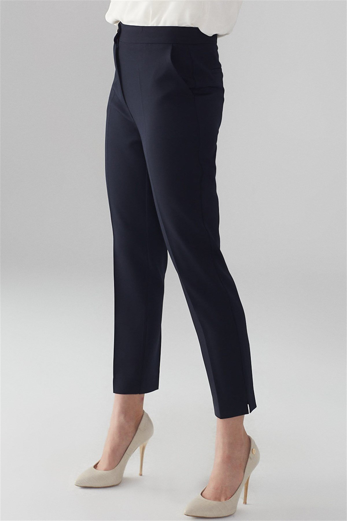 P-0024 PANTS PANTOLON