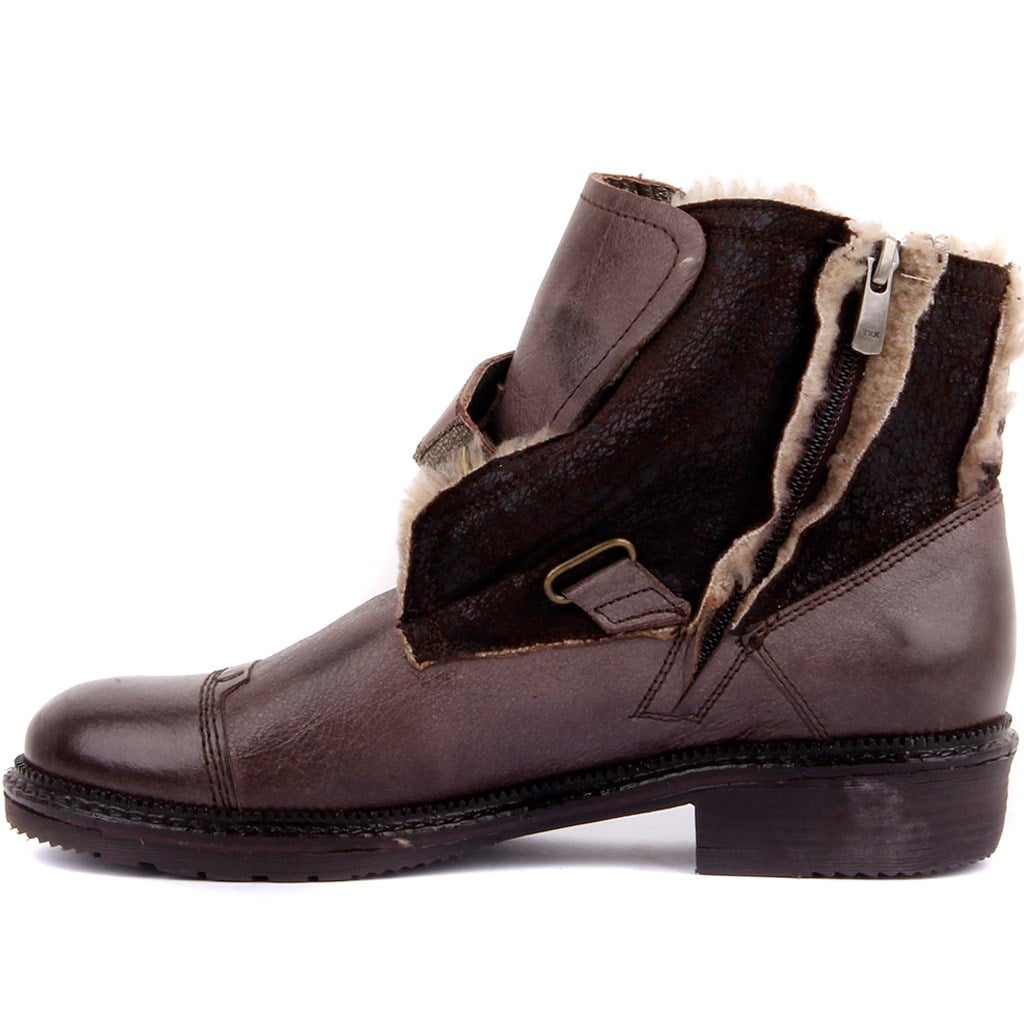 Sail Lakers -