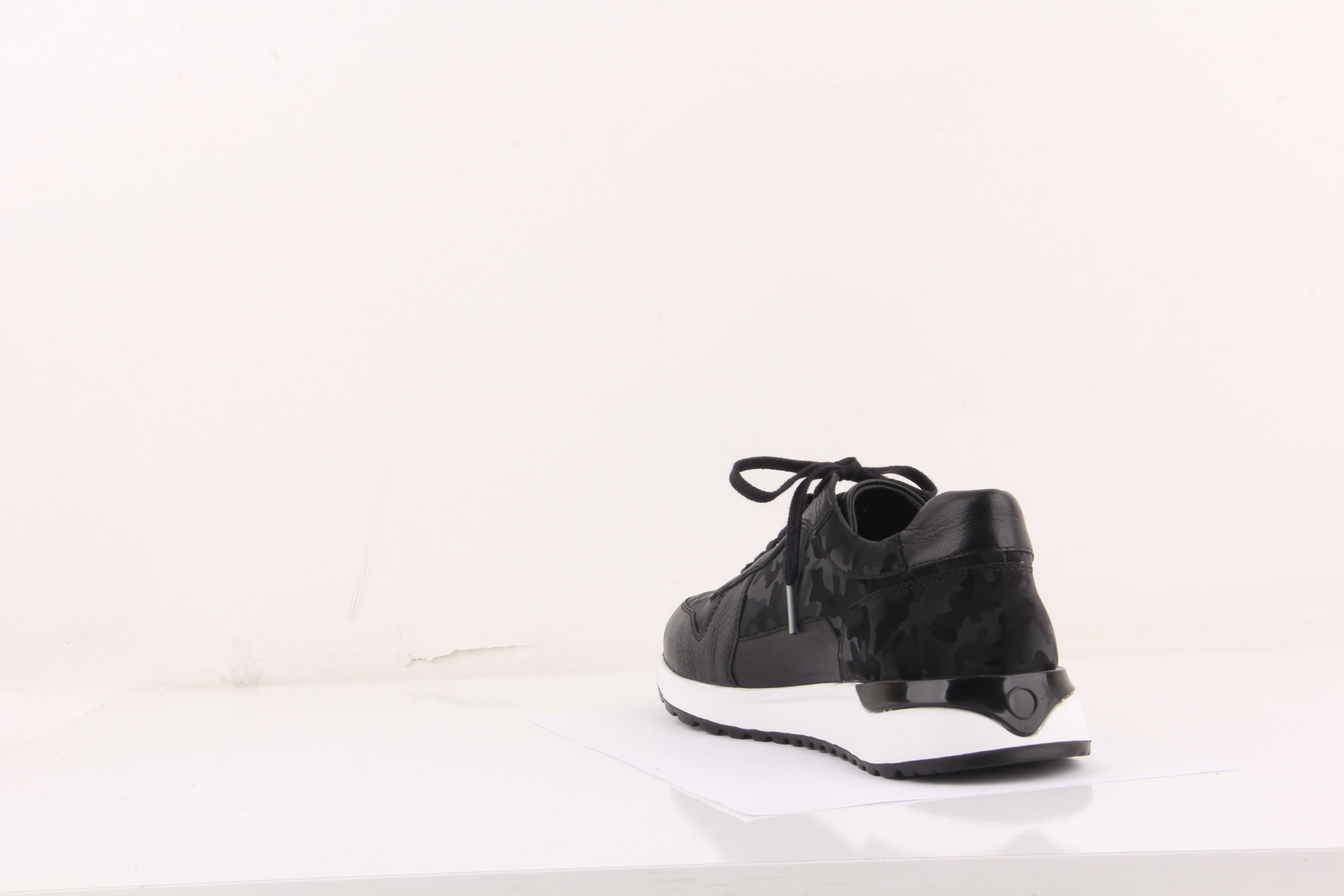 SneakersSail Lakers - Siyah Bağcıklı Erkek Günlük Ayakkabı 101-054-H1071101-054-H1071 R3 SIYAH FLT-SYH KMFLJ-SYH SC.