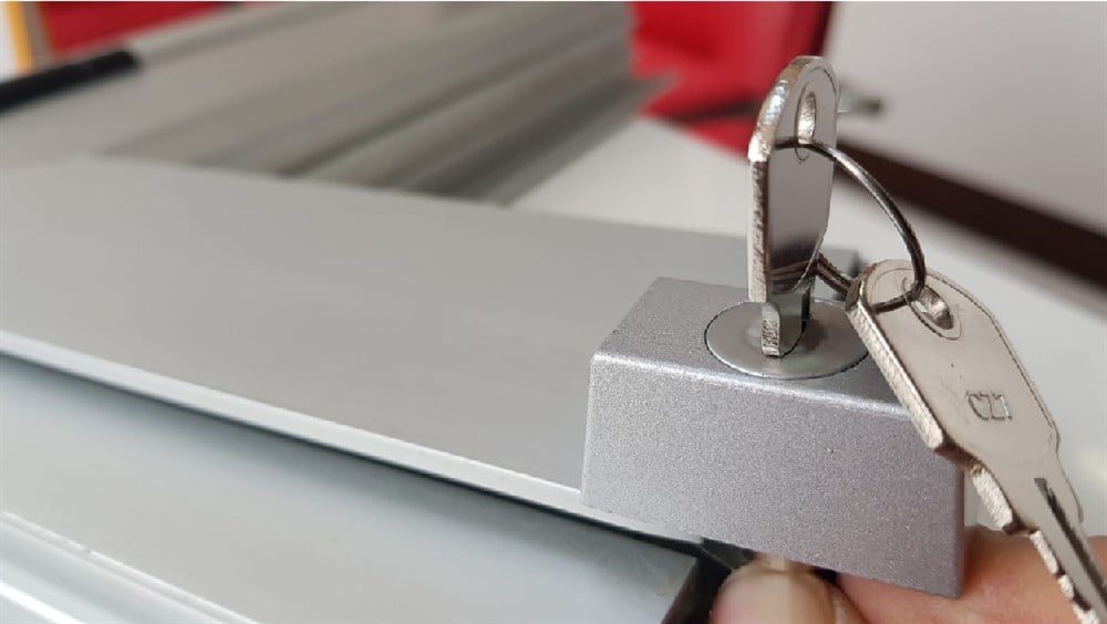 Pencere Emniyet Kilidi Anahtarlı Siyah