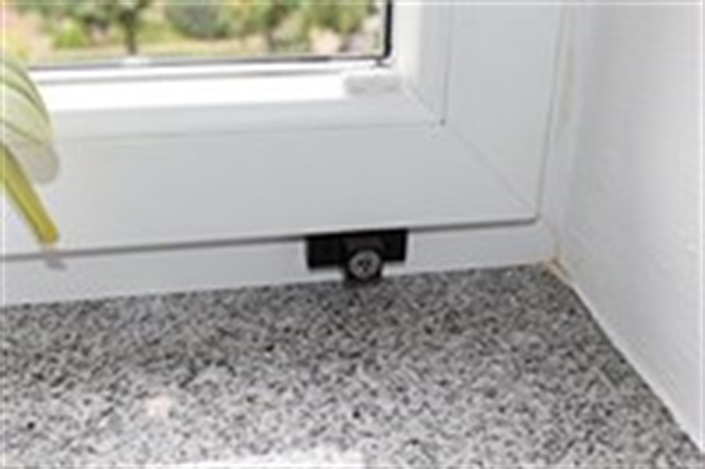 PENCERE EMNİYET KİLİDİ ANAHARLI  BEYAZ