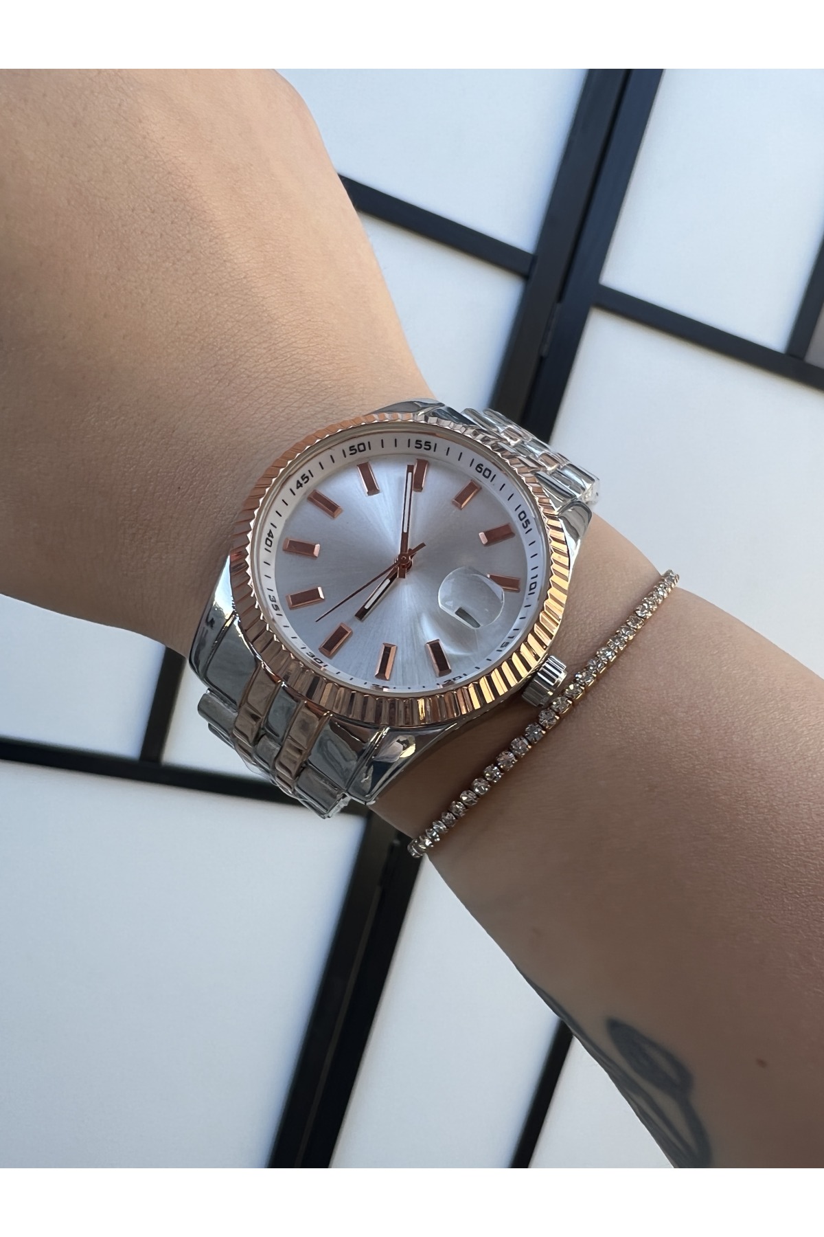 Büyüteçli Takvimli Rose Gümüş Unisex Kol Saati PLUM009R001