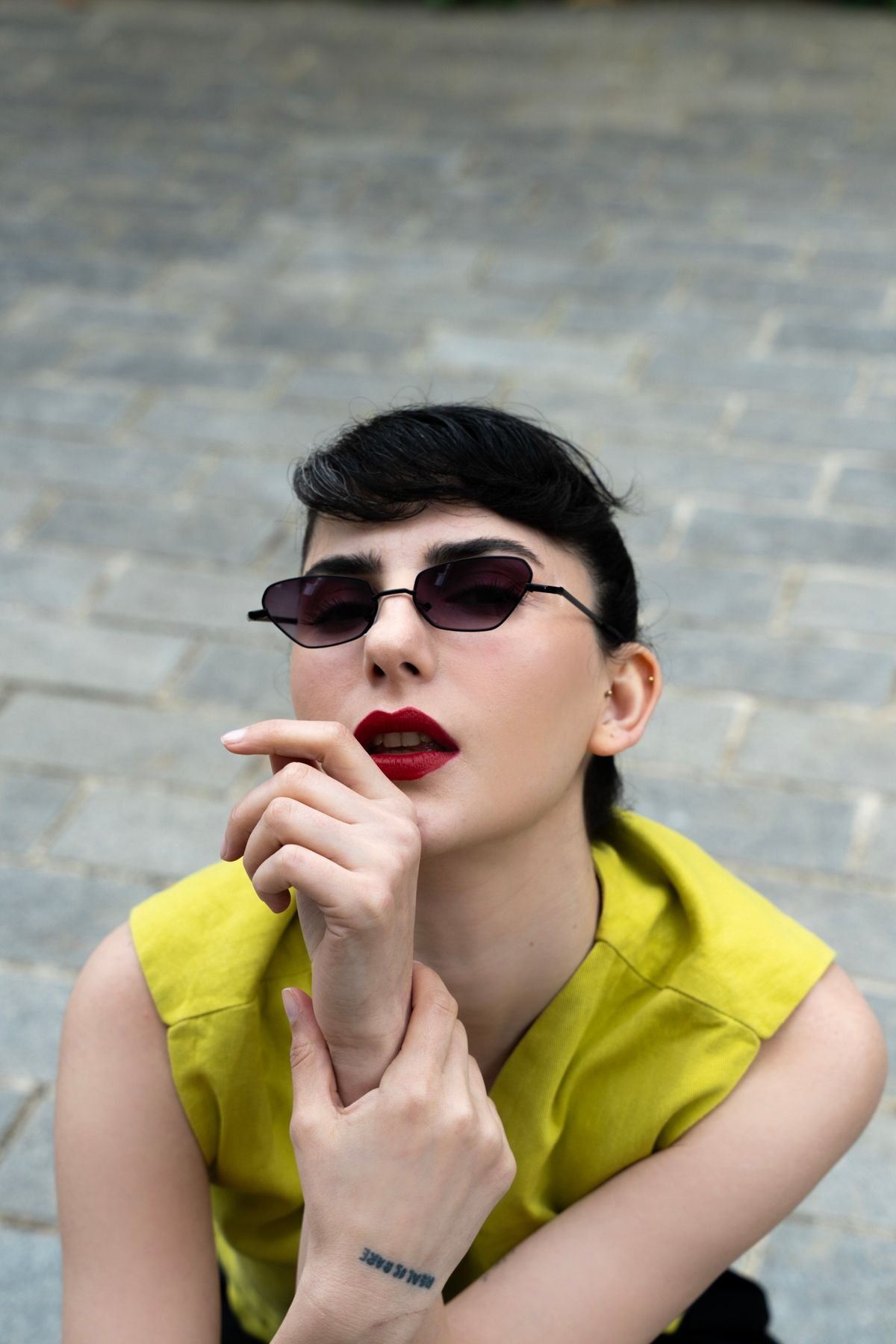 Geometrik Metal Çerçeve Siyah Kadın Güneş Gözlüğü