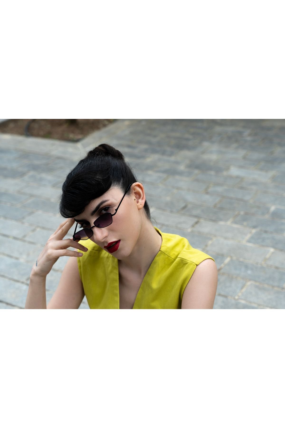 Geometrik Metal Çerçeve Siyah Kadın Güneş Gözlüğü