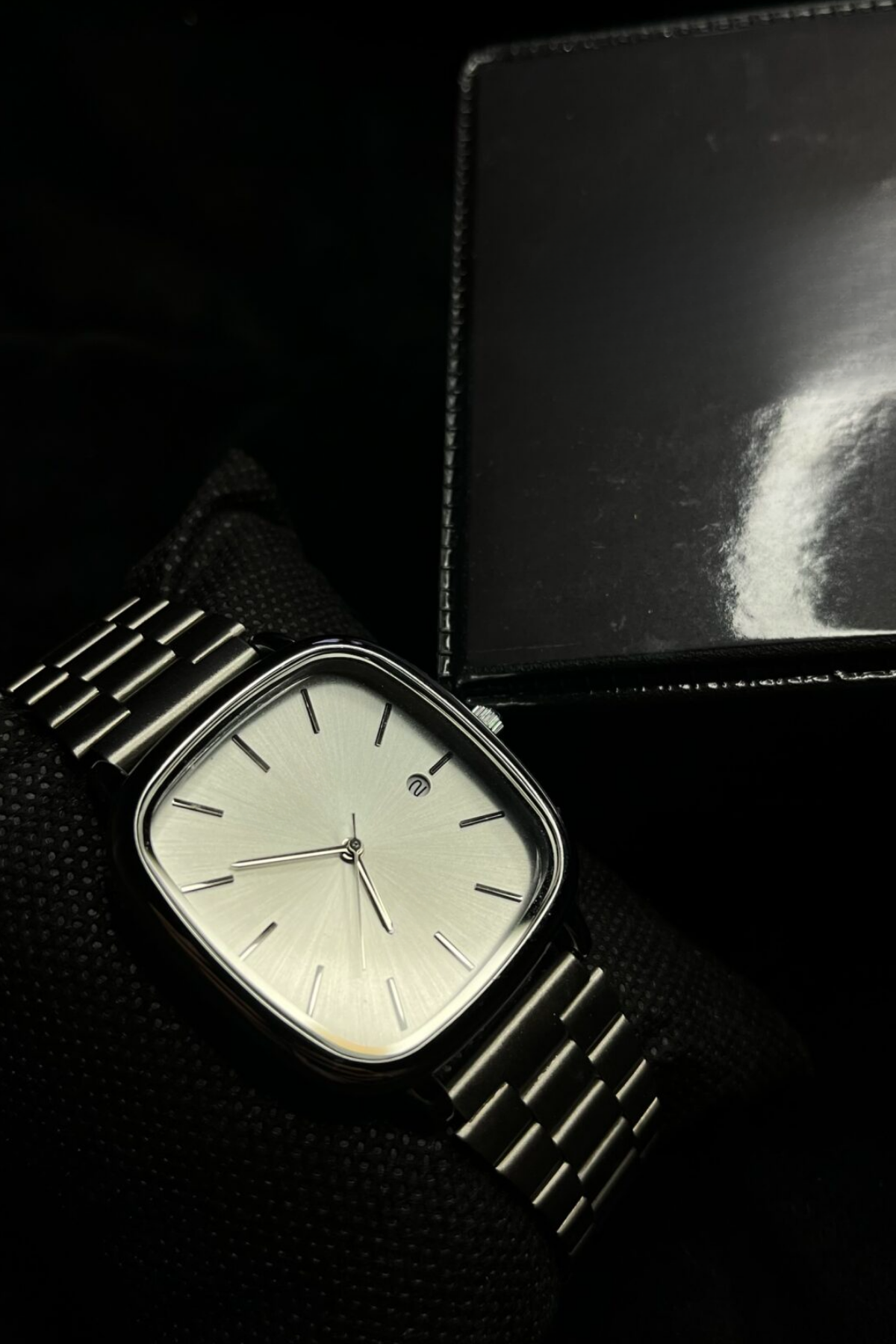 Gümüş Takvimli Erkek Kol Saati