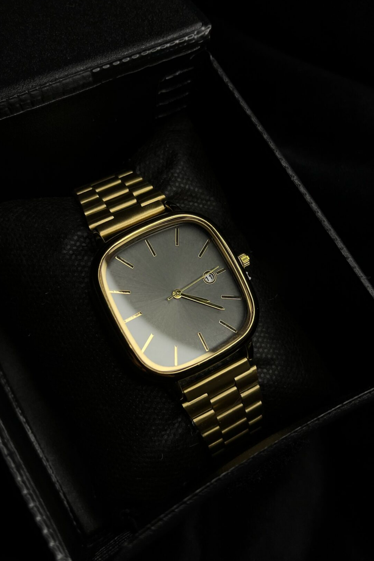 Siyah Kadranlı Gold Takvimli Erkek Kol Saati