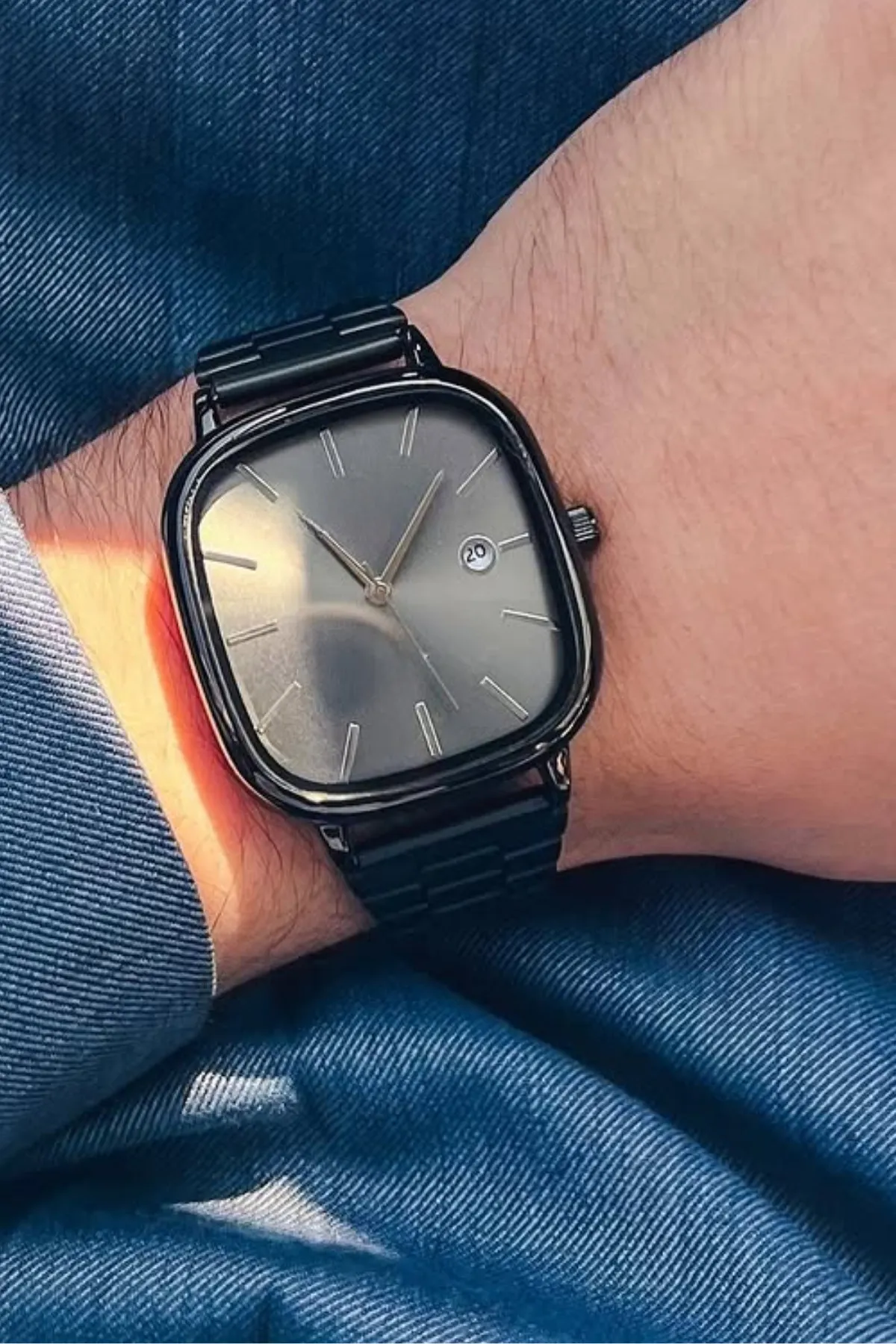 Siyah Takvimli Erkek Kol Saati