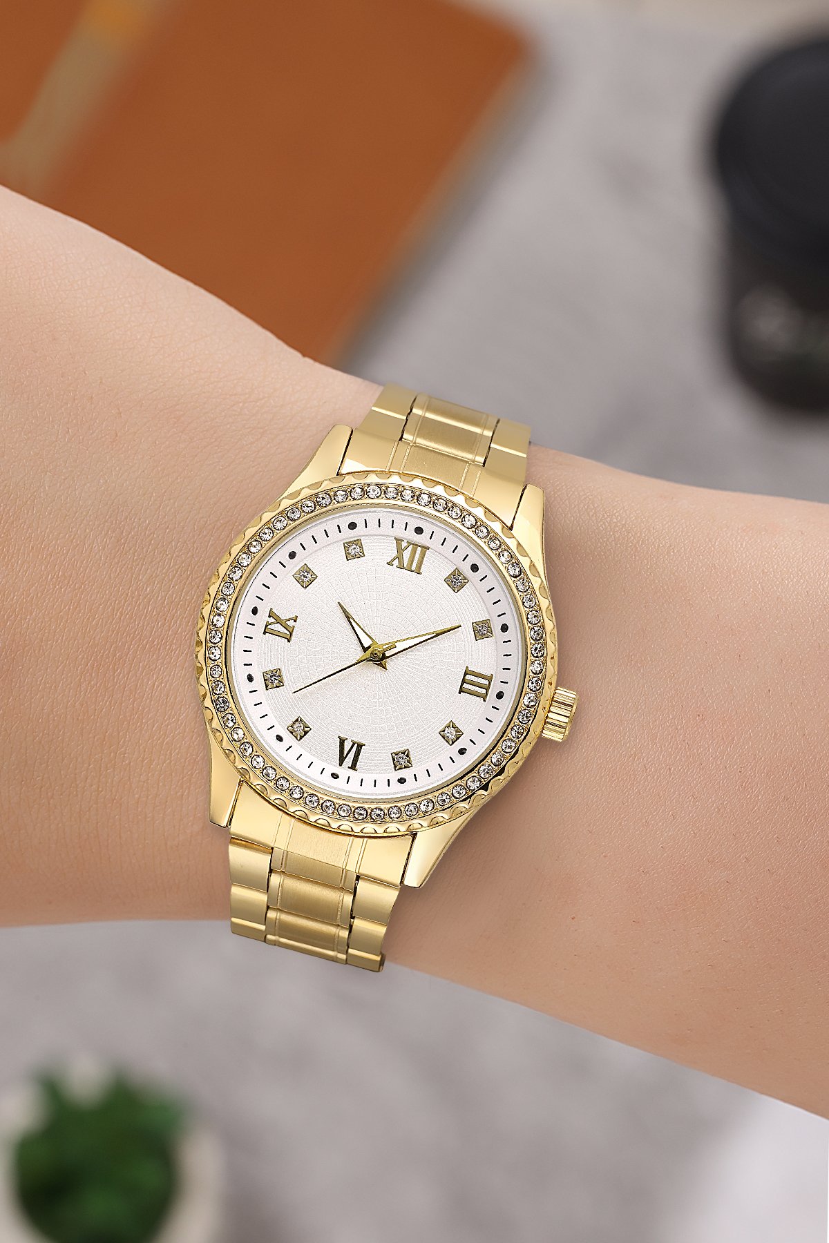 Taşlı Şık Kadran Kadın Kol Saati