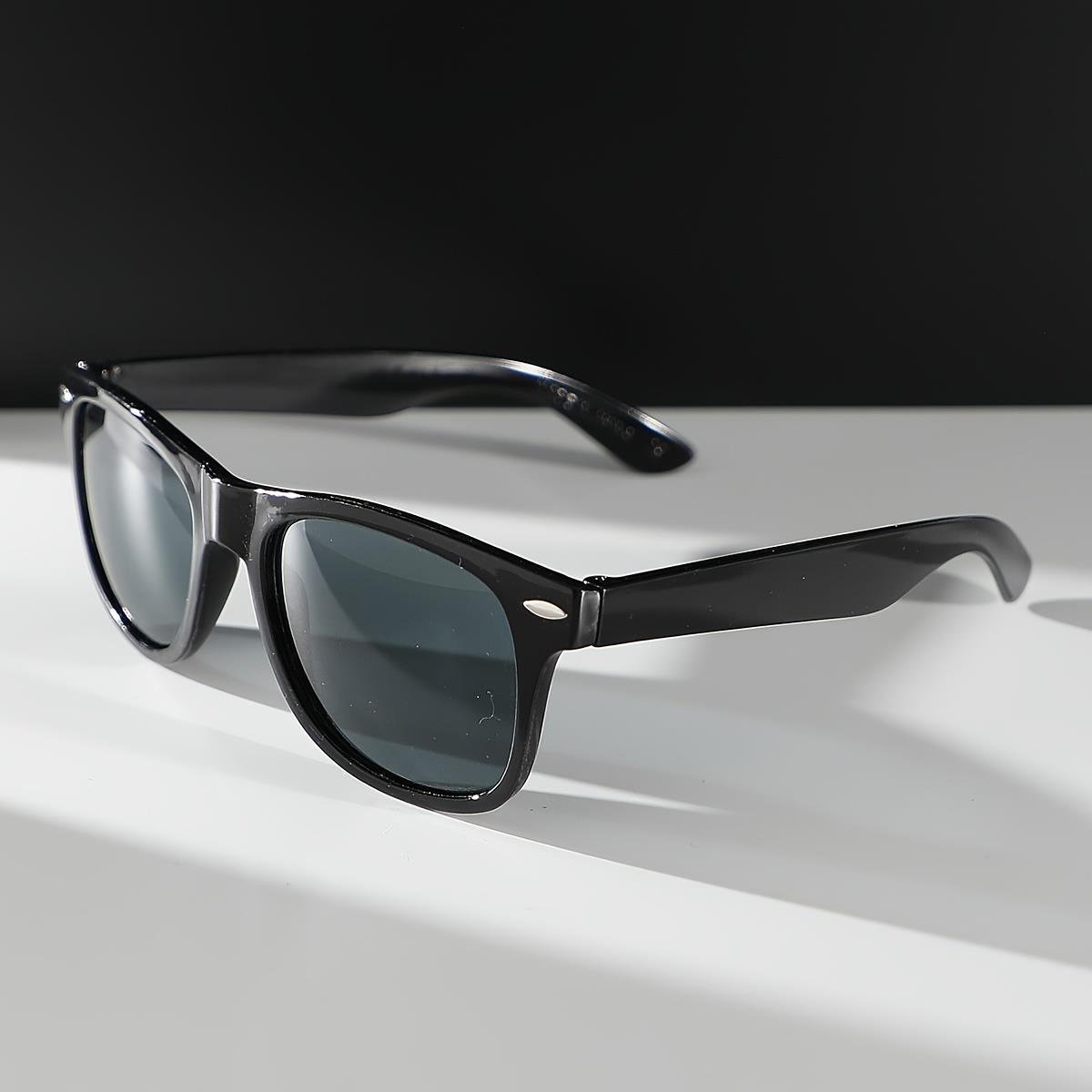 Wayfarer Eğimli Siyah Erkek Güneş Gözlüğü