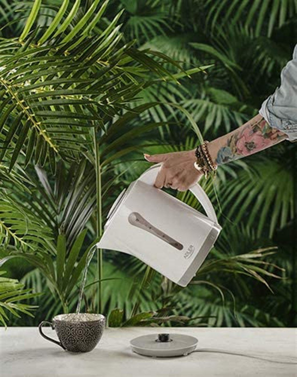 ADLER AD 1244 KETTLE 2,5L